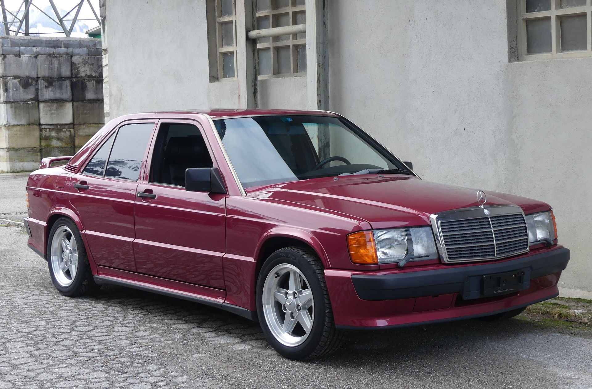 MERCEDES-BENZ 190 E 2.5-16 ABS (Vétéran)-image-1