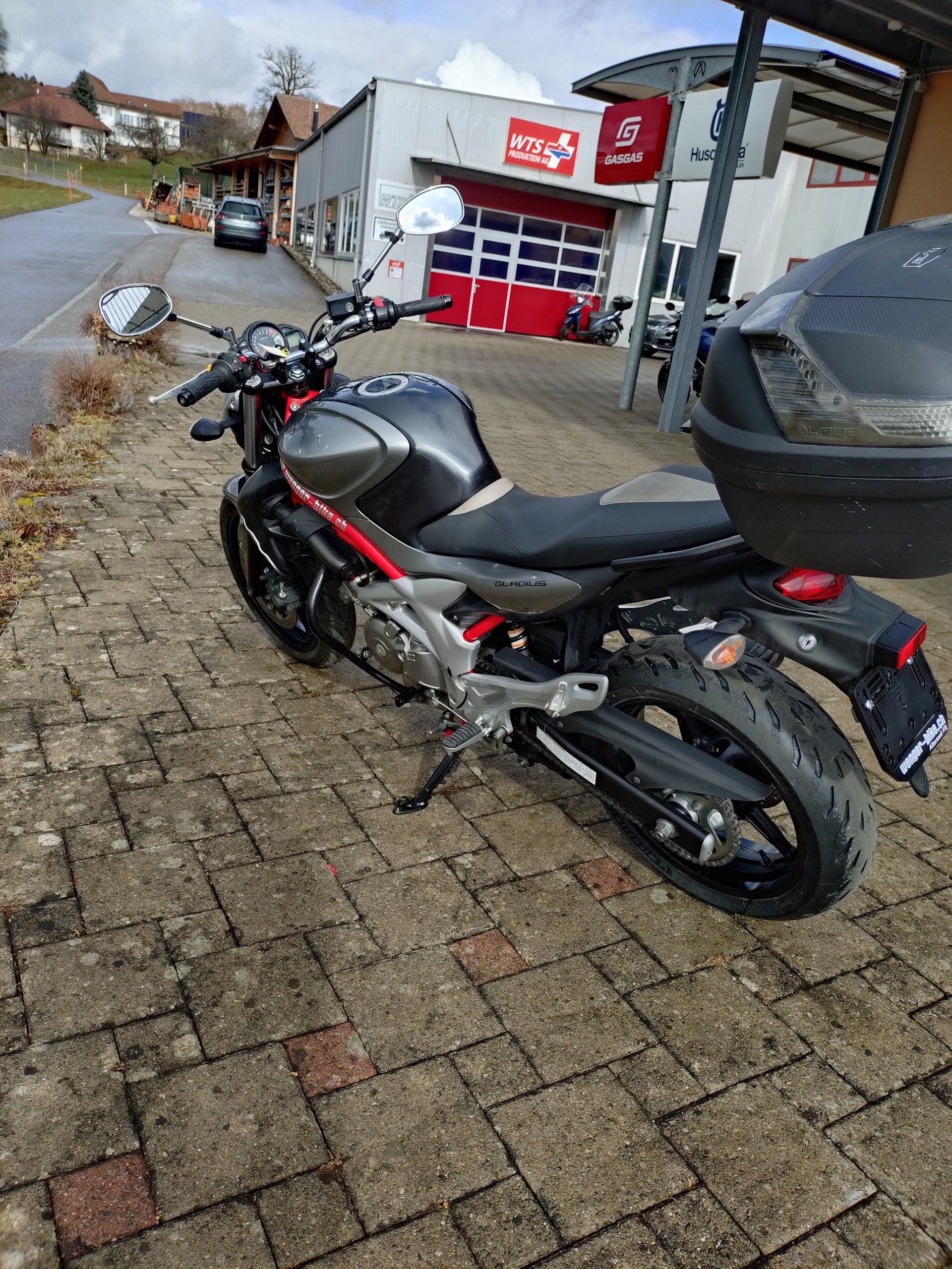 SUZUKI SFV 650 Gladius ABS-image-3