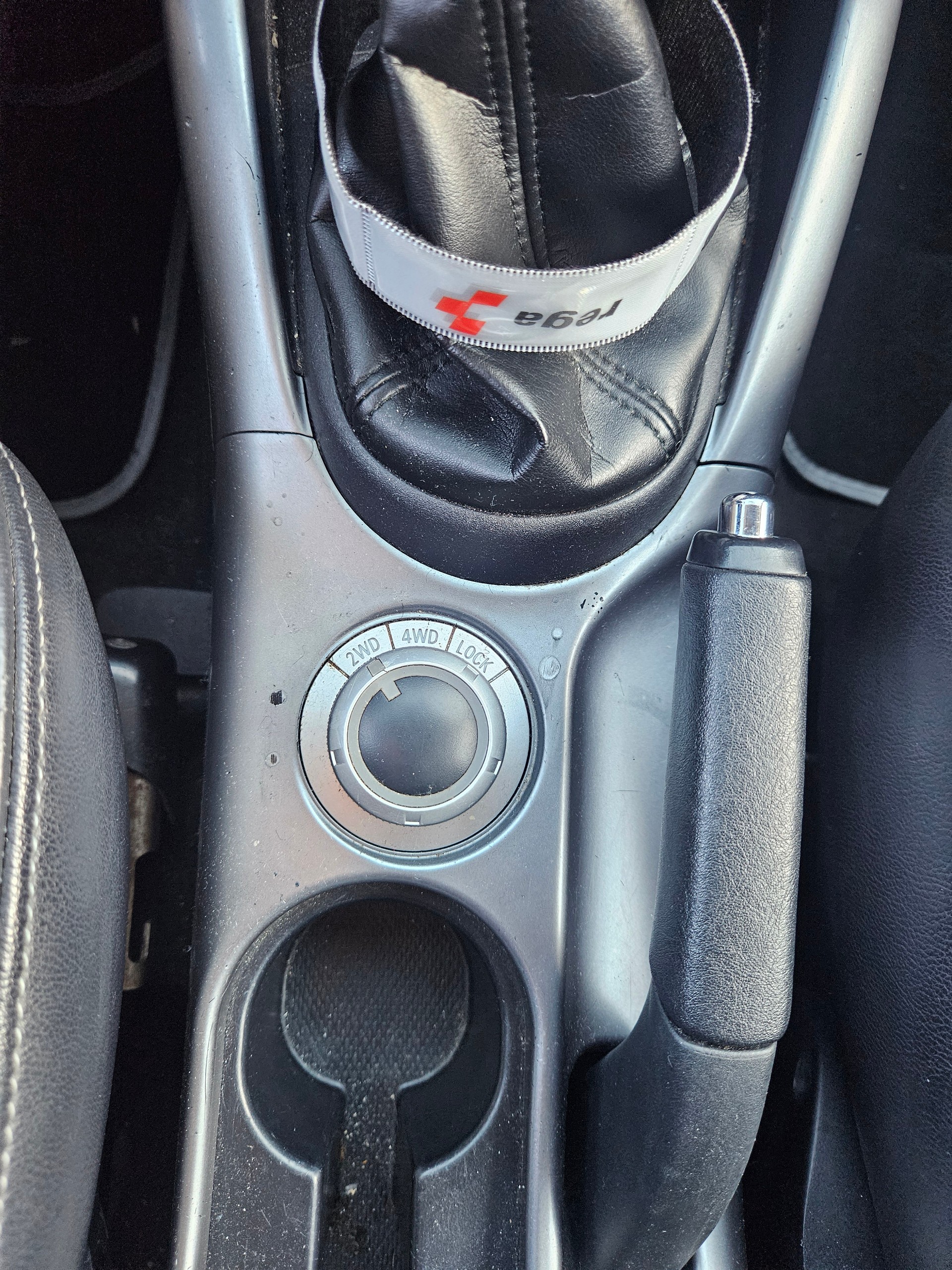 PEUGEOT 4007 2.2 HDi Platinum Edition-image-13