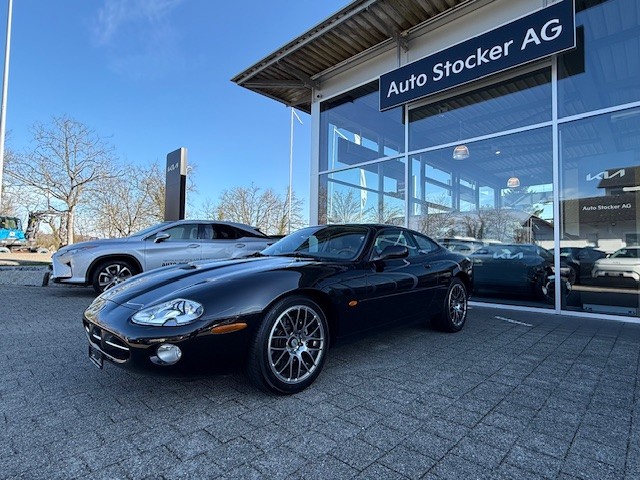 JAGUAR XK8-showroom-element-1