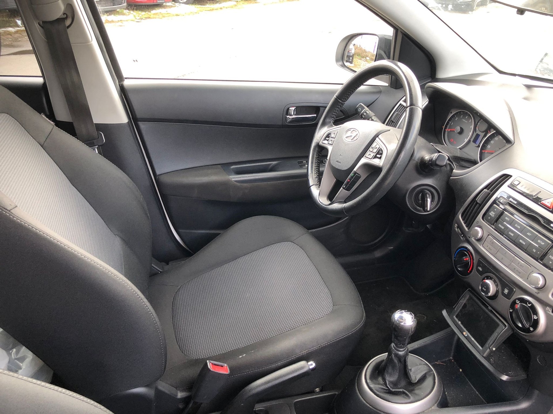 HYUNDAI i20 1.2 Pica-image-13