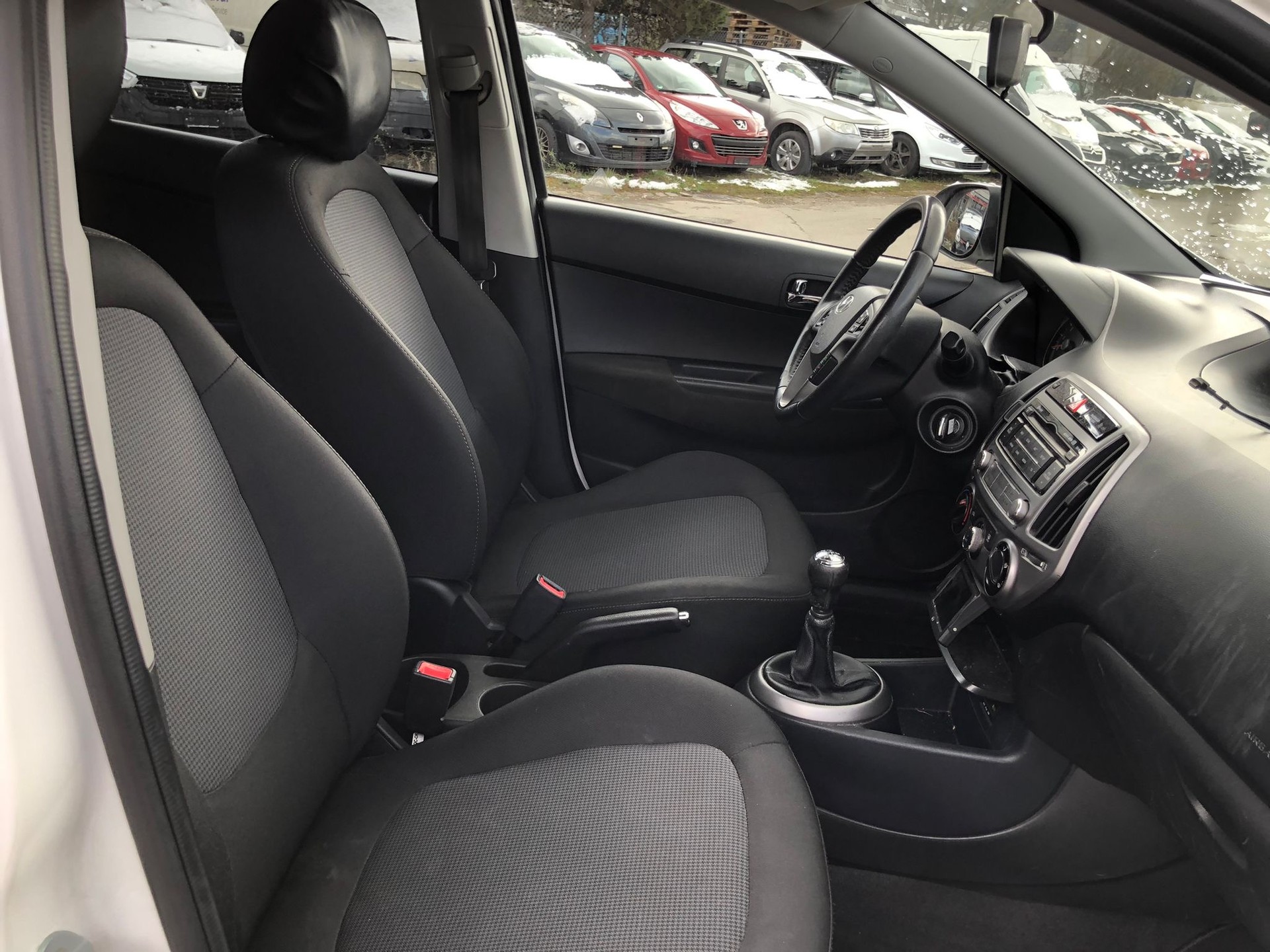 HYUNDAI i20 1.2 Pica-image-12