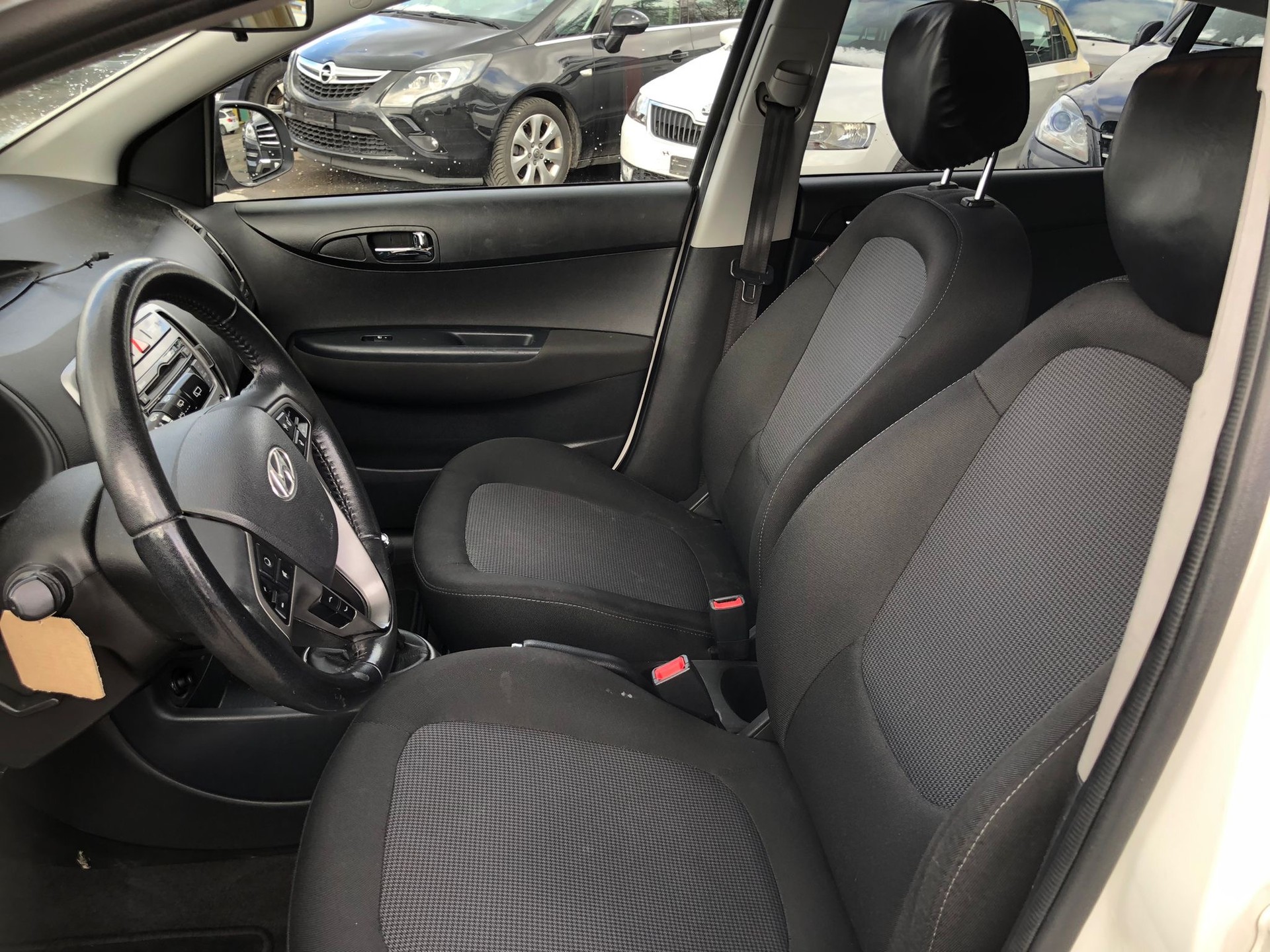 HYUNDAI i20 1.2 Pica-image-14
