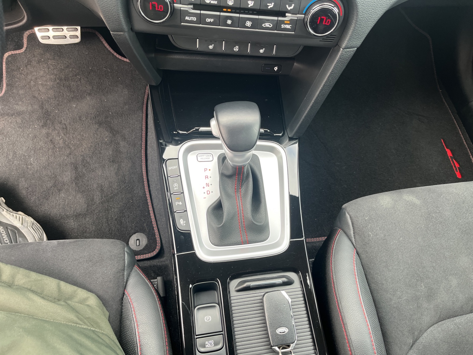 KIA ProCeed 1.6 T-GDi GT DCT-image-11