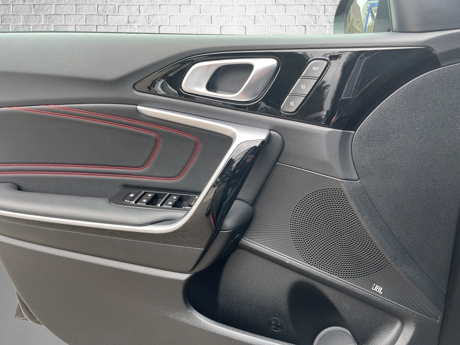 KIA ProCeed 1.6 T-GDi GT DCT-image-12