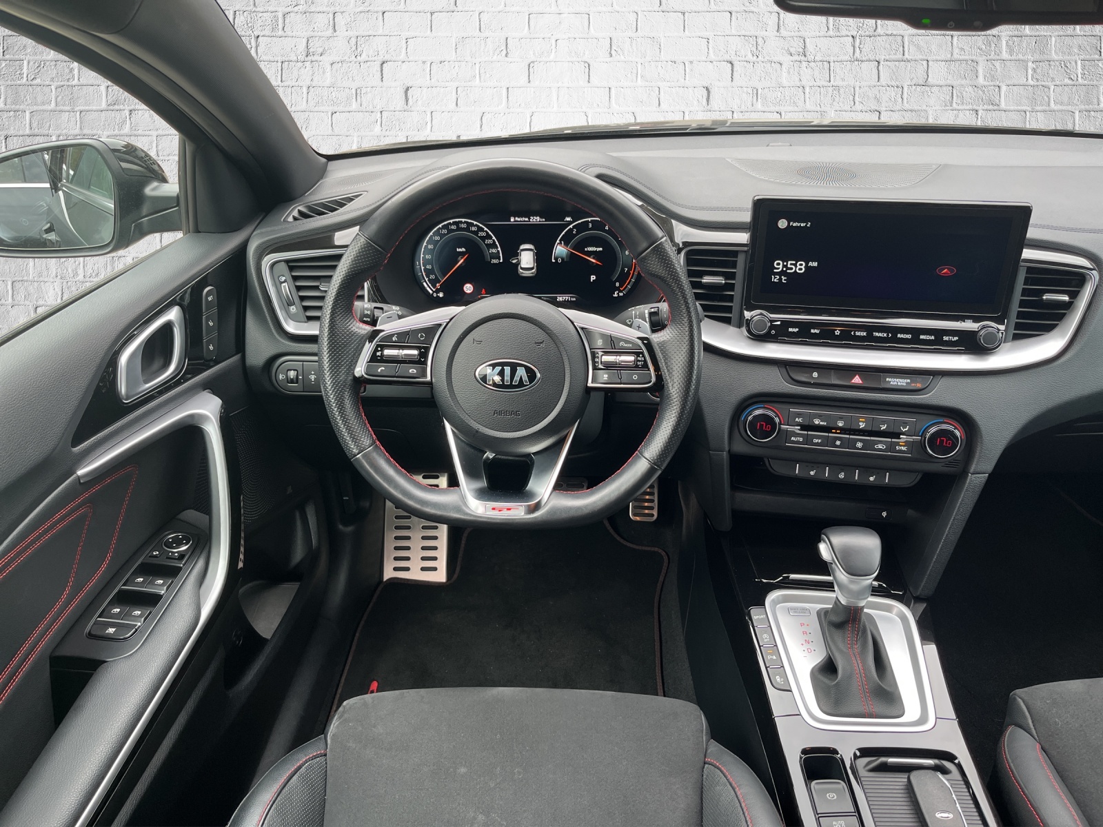 KIA ProCeed 1.6 T-GDi GT DCT-image-13