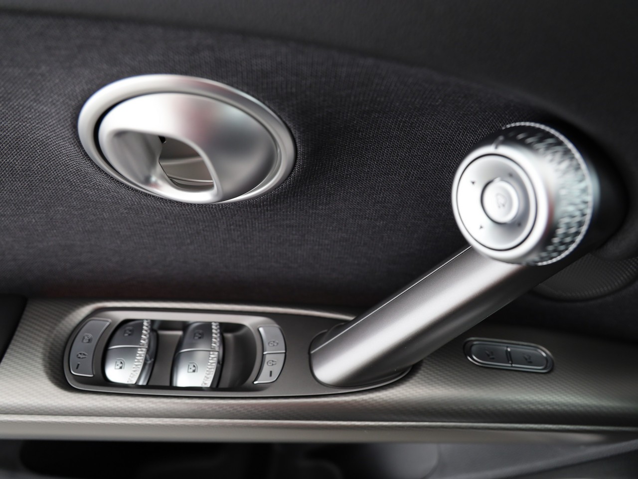 GENESIS GV60 77.4 kWh Sport AWD-image-13