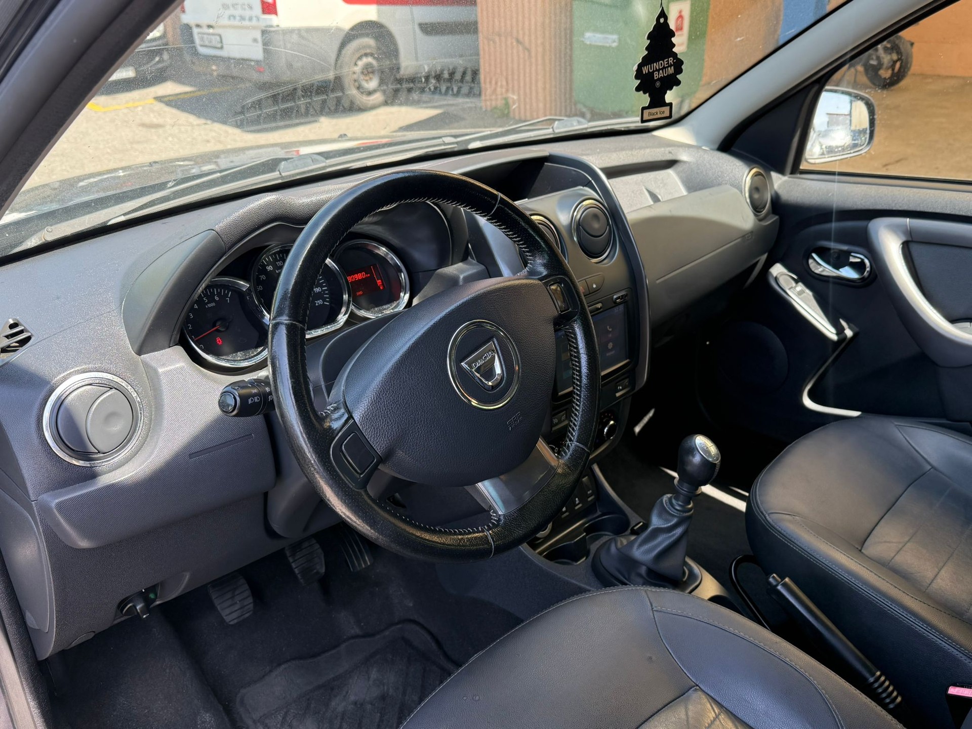 DACIA Duster 1.2 T Ambiance 4x4-image-10