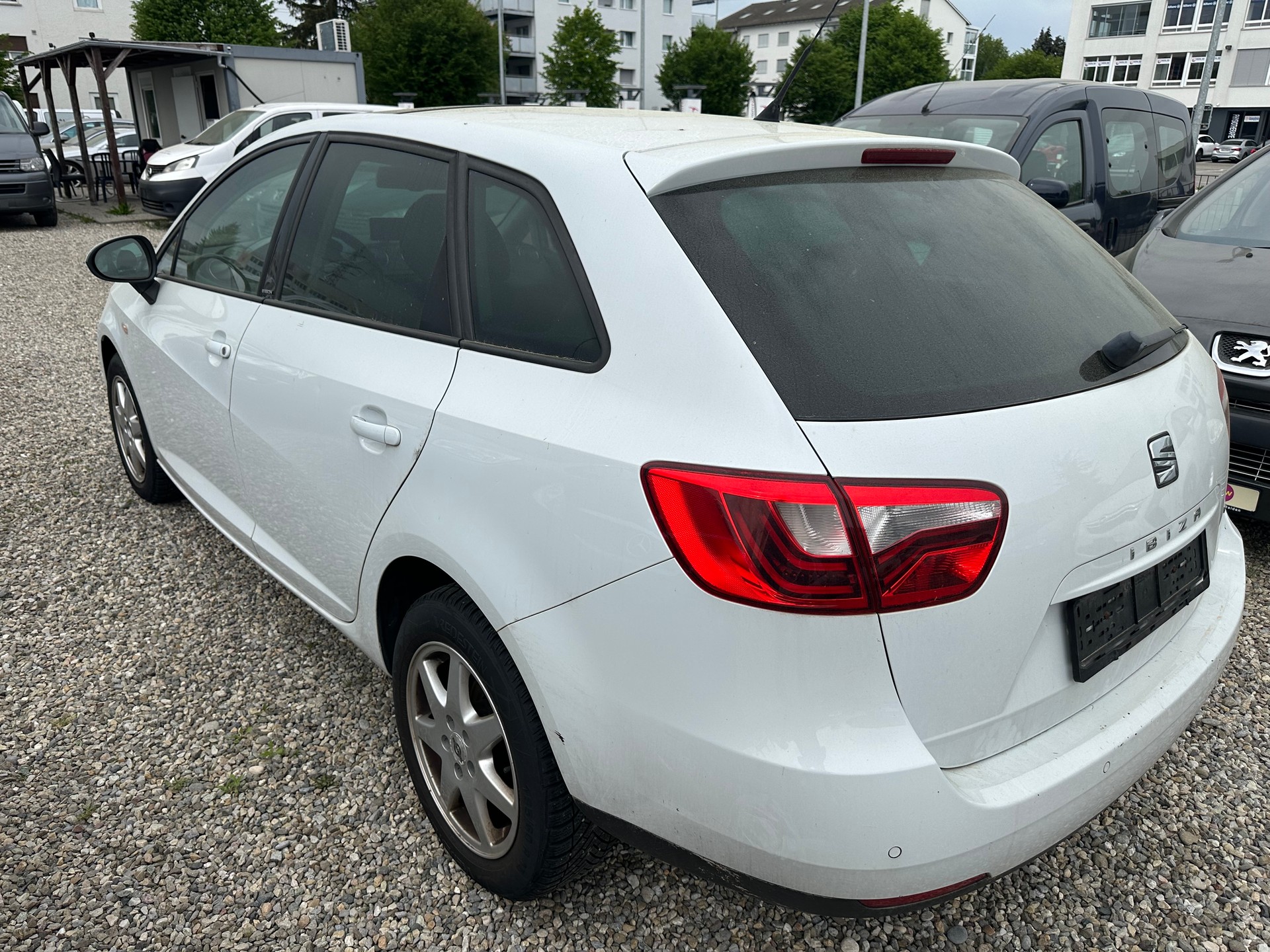 SEAT Ibiza ST 1.2 TSI FR Viva Stopp-Start-image-2