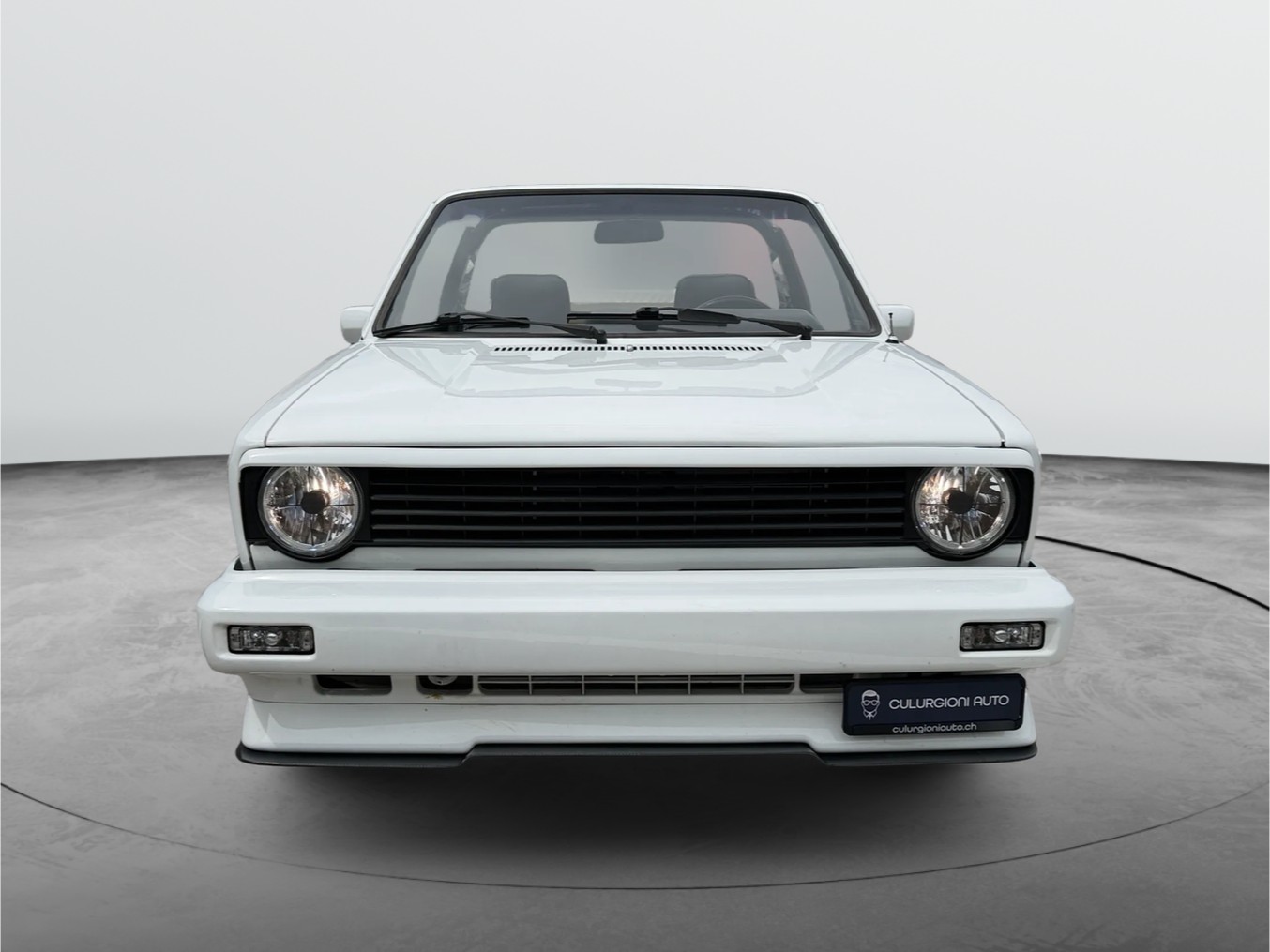 VW Cabrio-showroom-element-2