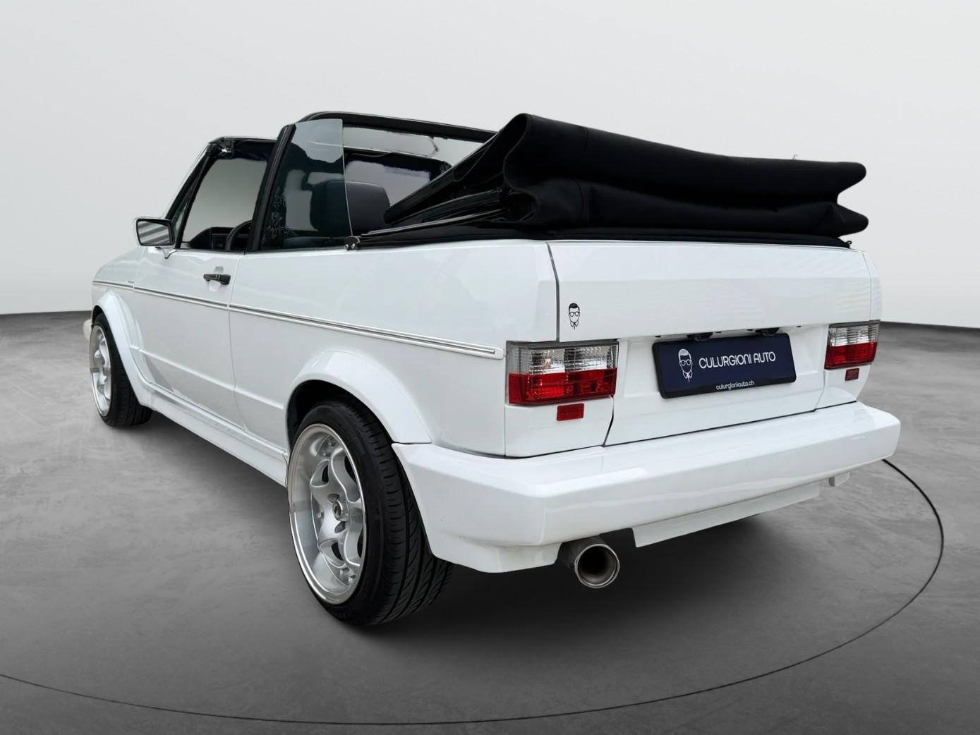 VW Cabrio-image-12