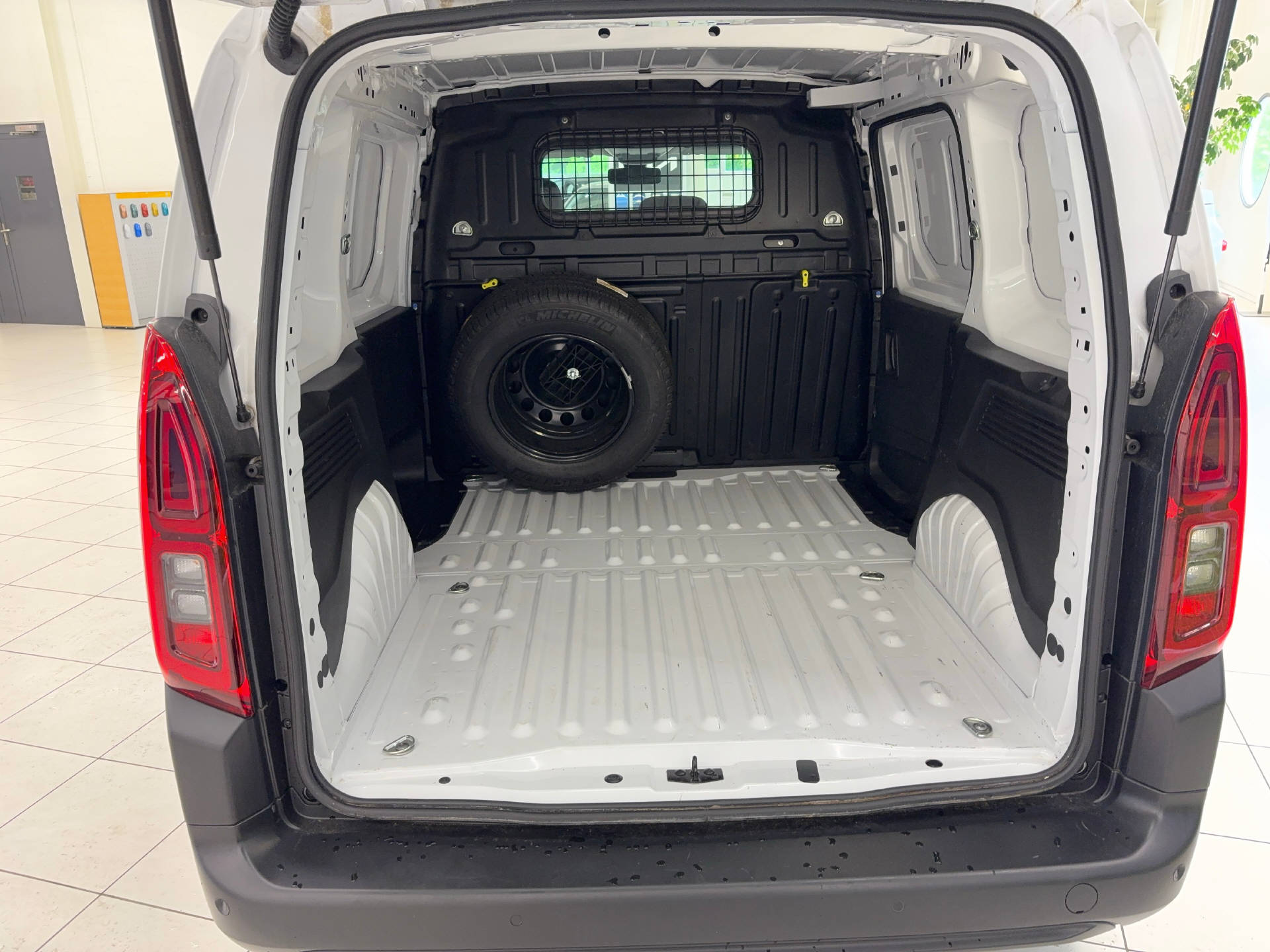 OPEL Combo Cargo 2.4 t 1.5 D S/S-image-8