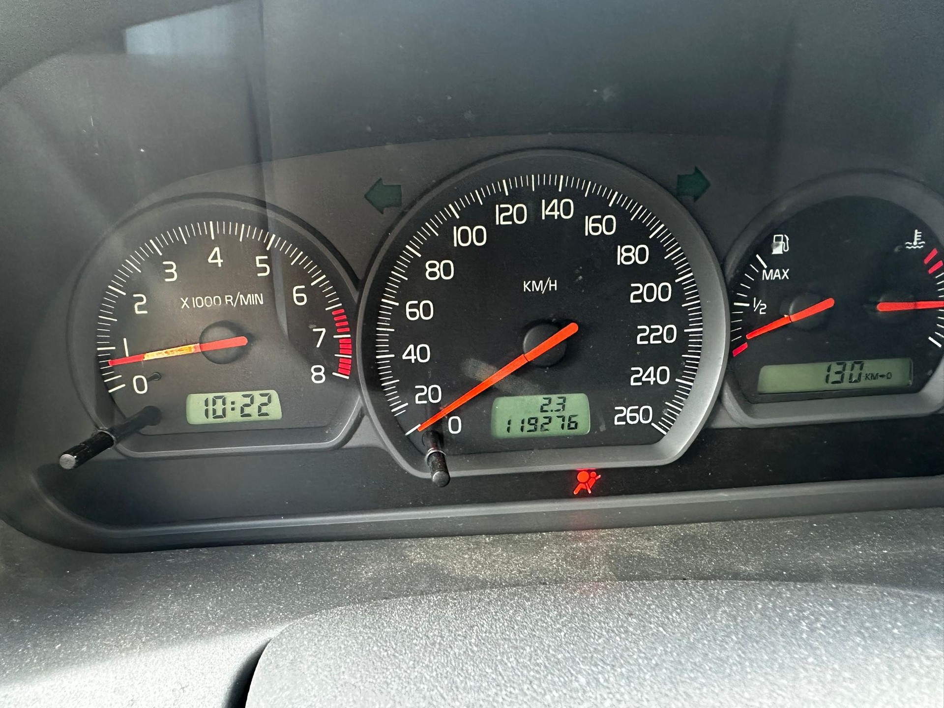VOLVO V40 2.0T-image-8