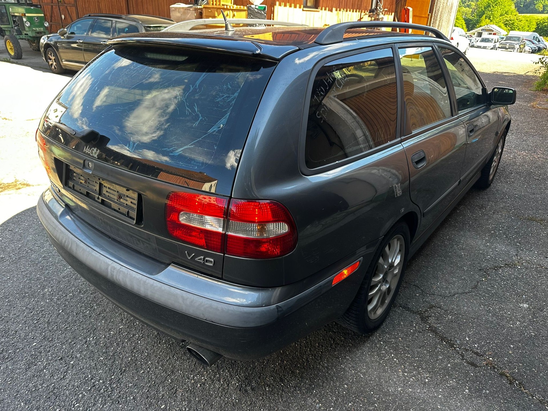 VOLVO V40 2.0T-image-3