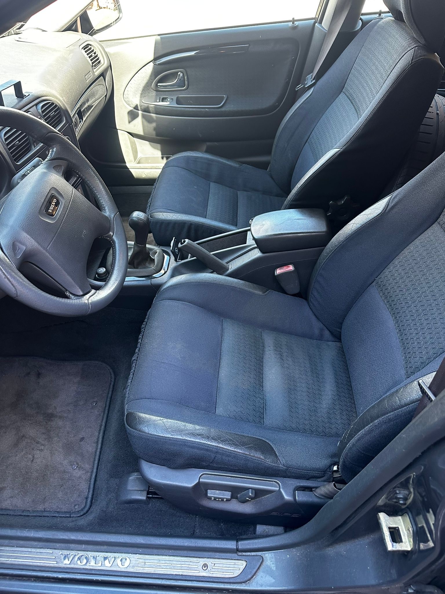 VOLVO V40 2.0T-image-6