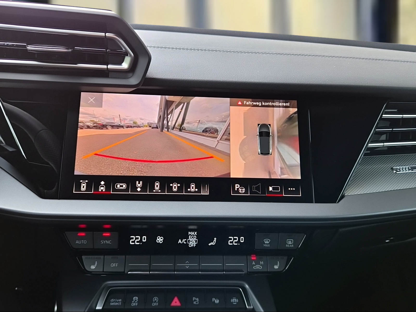 AUDI A3 allstreet TFSI 110 kW Attraction S tronic Manhattangrau Metallic-image-12