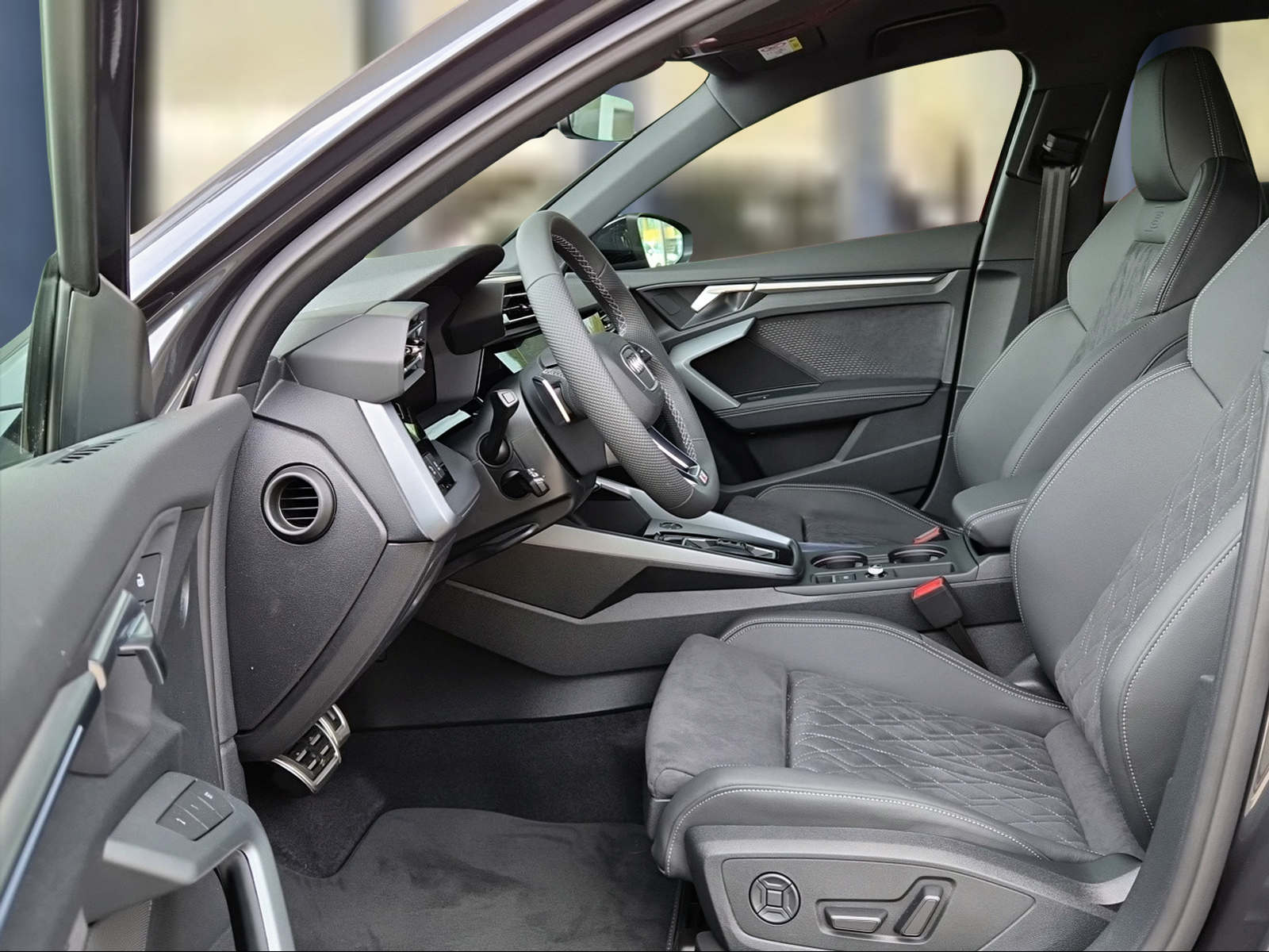 AUDI A3 allstreet TFSI 110 kW Attraction S tronic Manhattangrau Metallic-image-8