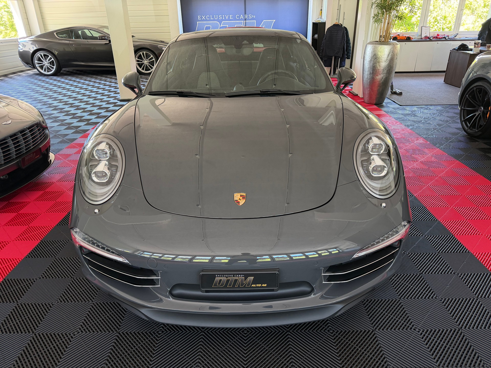 PORSCHE 911 Carrera S 50 Years-showroom-element-1