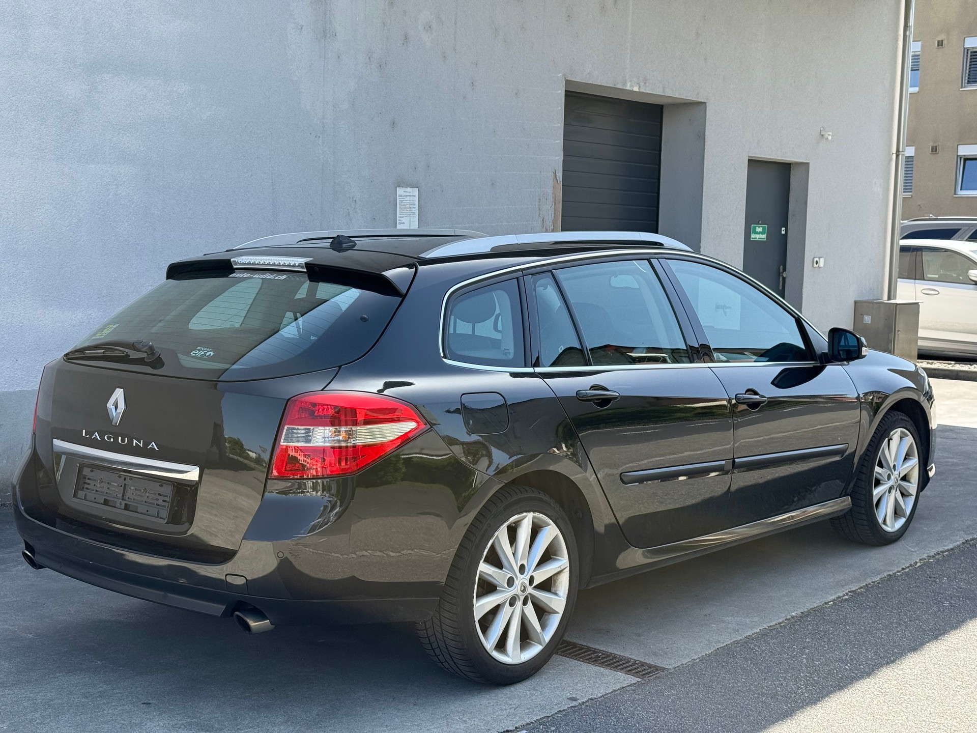 RENAULT Laguna Grandtour 2.0 16V T Initiale Automatic-image-7