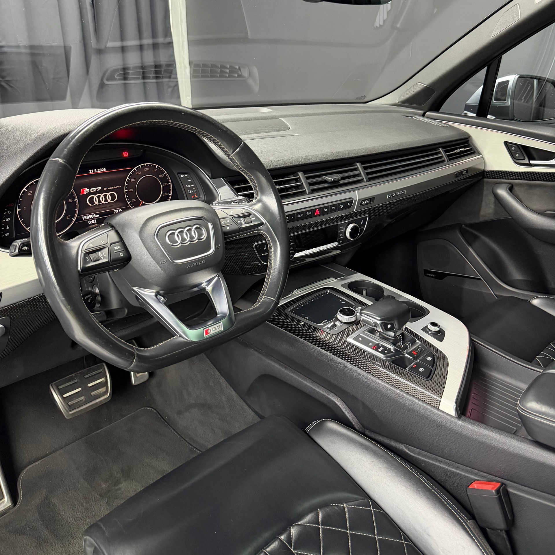 AUDI SQ7 4.0 TDI quattro tiptronic-image-9