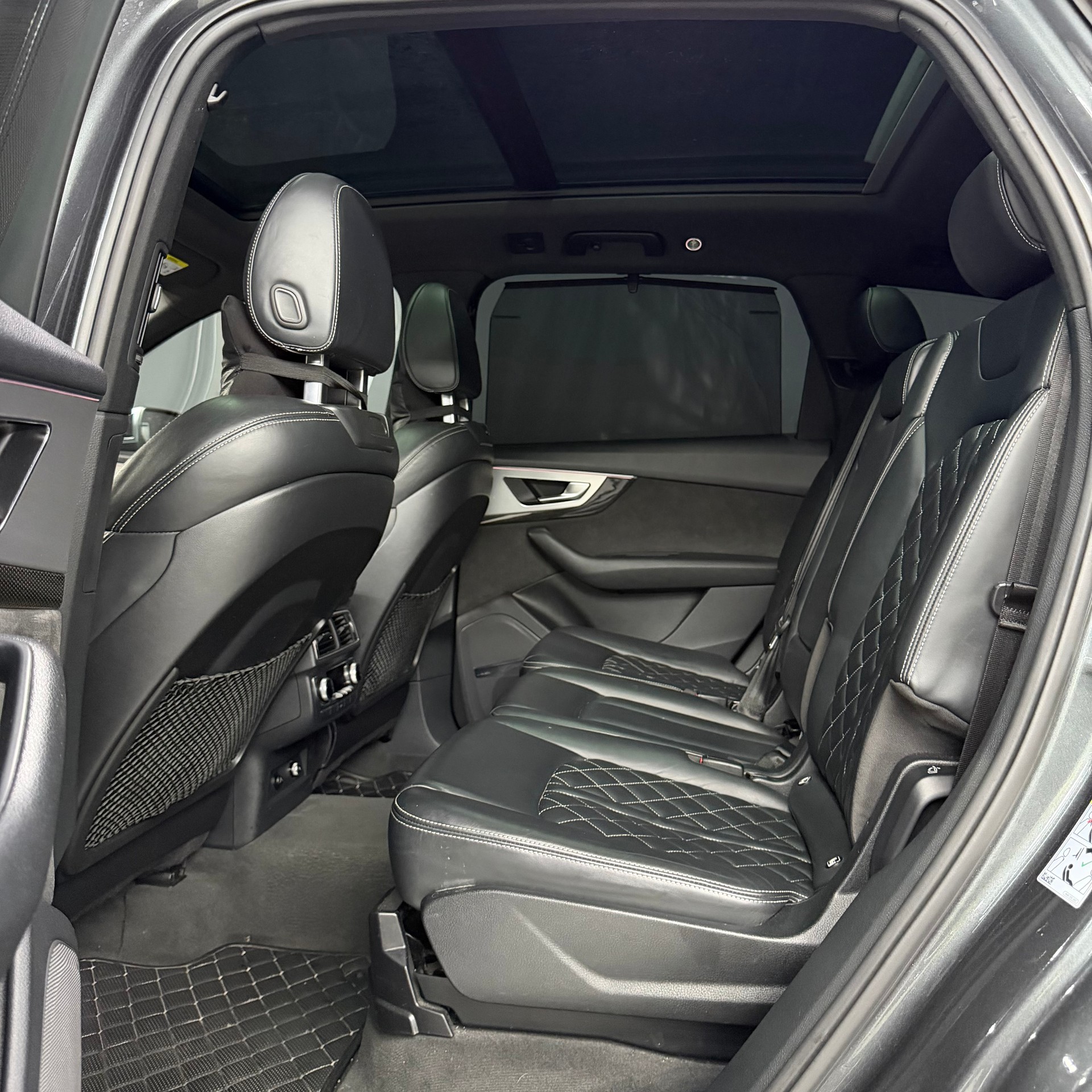 AUDI SQ7 4.0 TDI quattro tiptronic-image-10