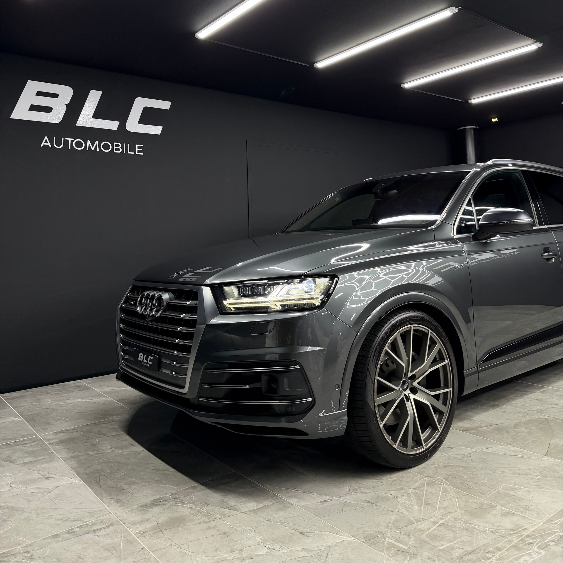 AUDI SQ7 4.0 TDI quattro tiptronic-image-1