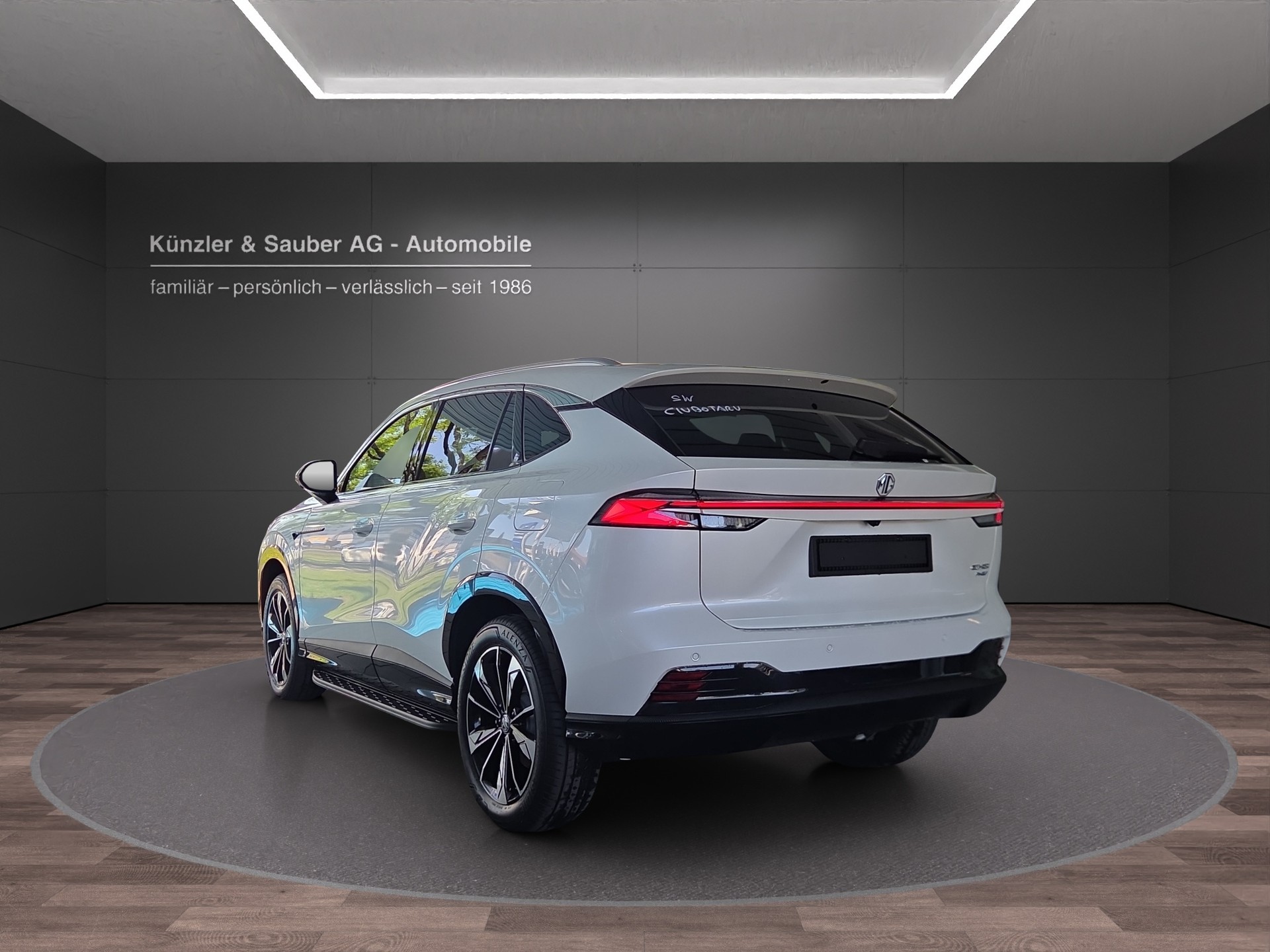 MG HS 1.5 T PHEV Luxury-image-16