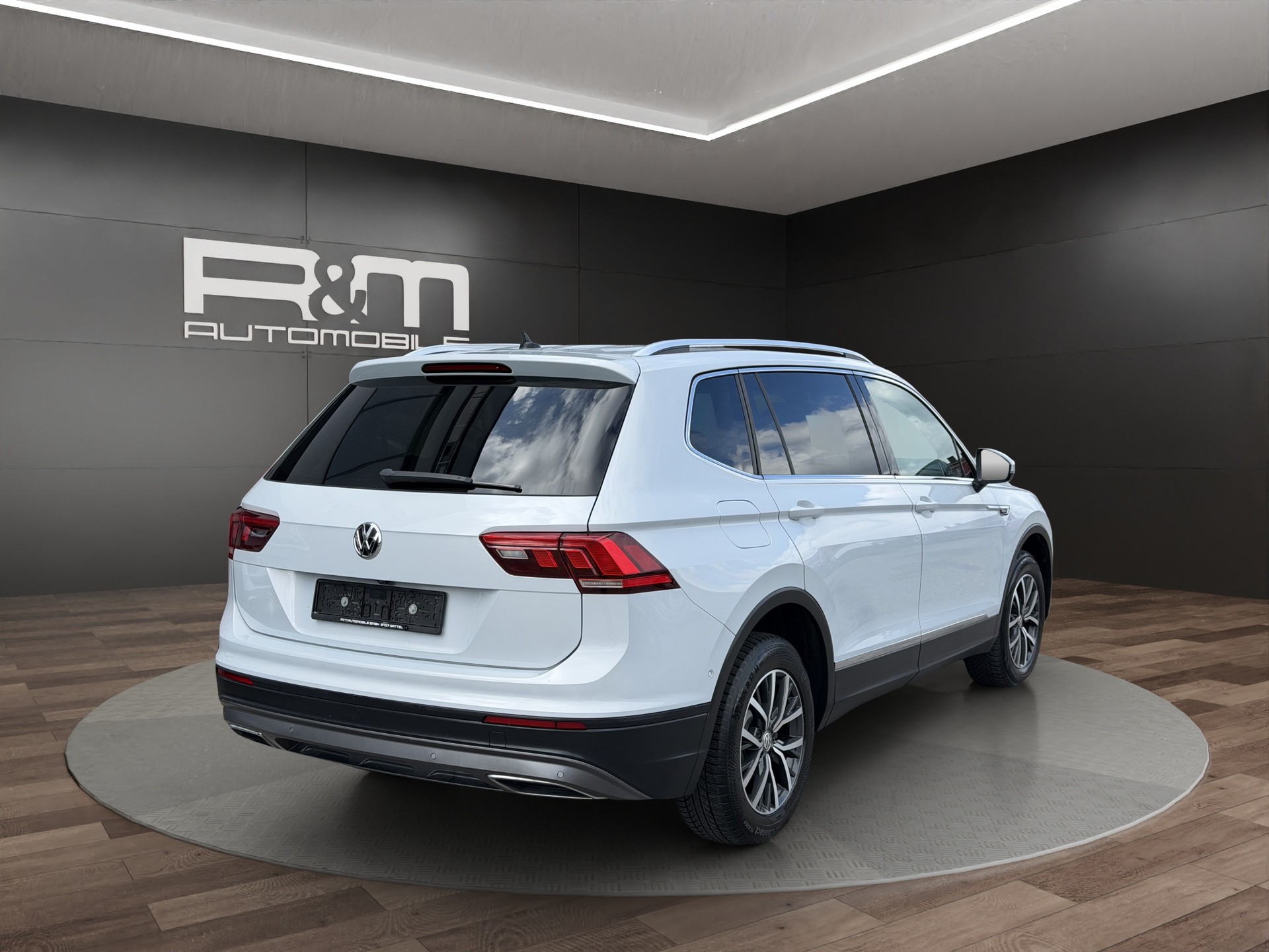 VW Tiguan Allspace 2.0TSI Comfortline 4Motion DSG-image-4