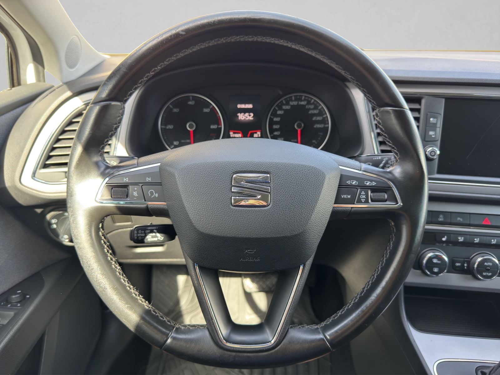 SEAT Leon ST 2.0 TDI SWISS FR 4D 4Drive DSG-image-9