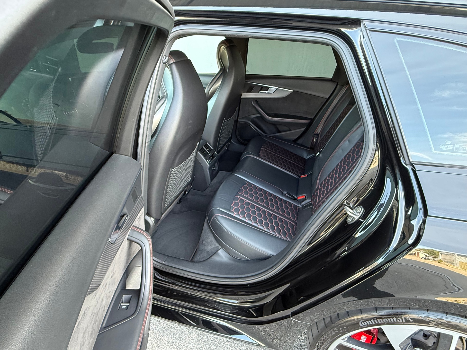 AUDI RS4 Avant 2.9 TFSI quattro tiptronic-image-8