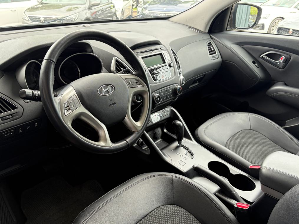 HYUNDAI iX35 2.0 Style 4WD-image-3