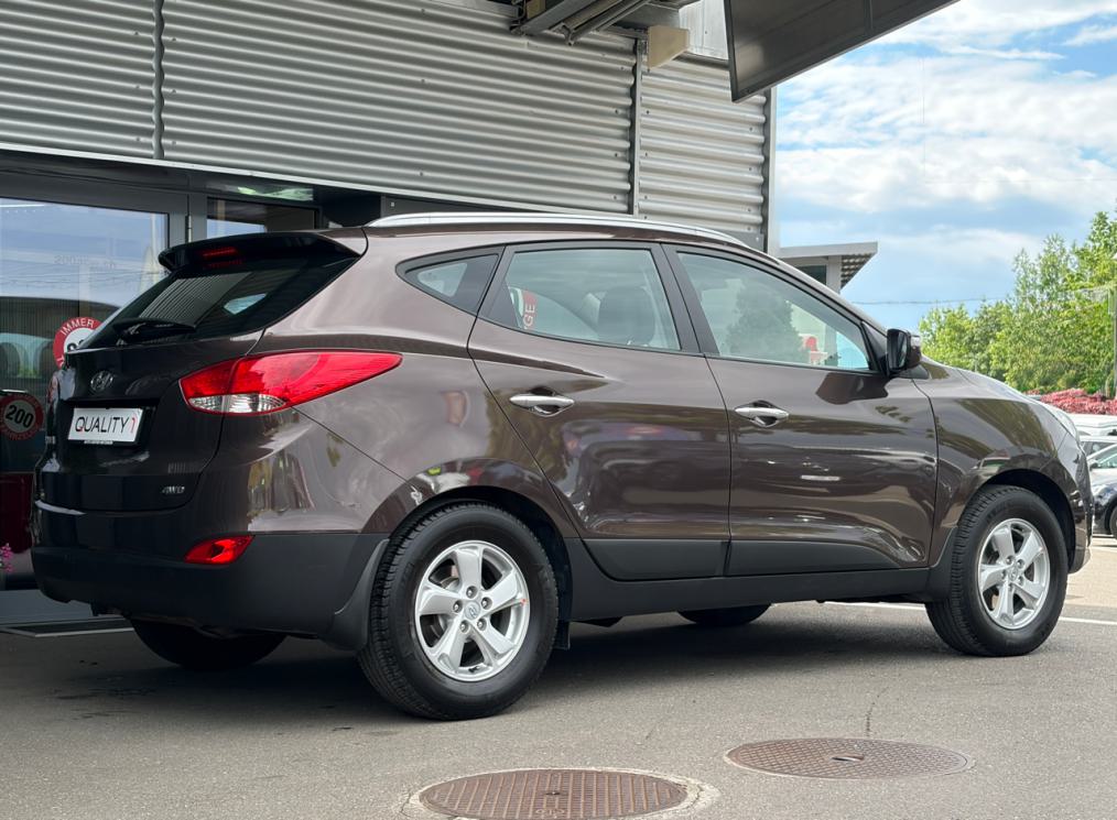 HYUNDAI iX35 2.0 Style 4WD-image-2