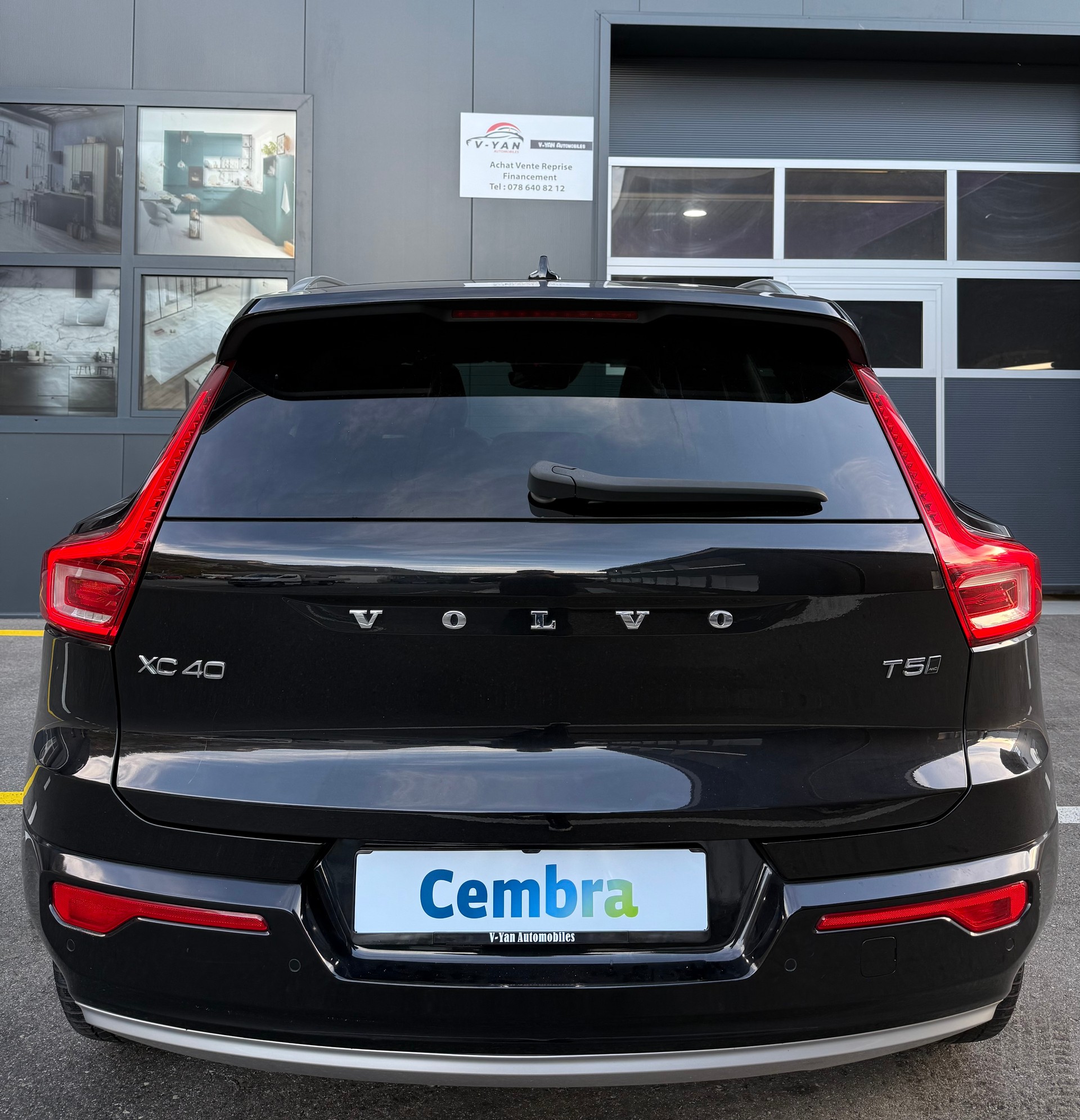 VOLVO XC40 T5 AWD Inscription Geartronic-image-4