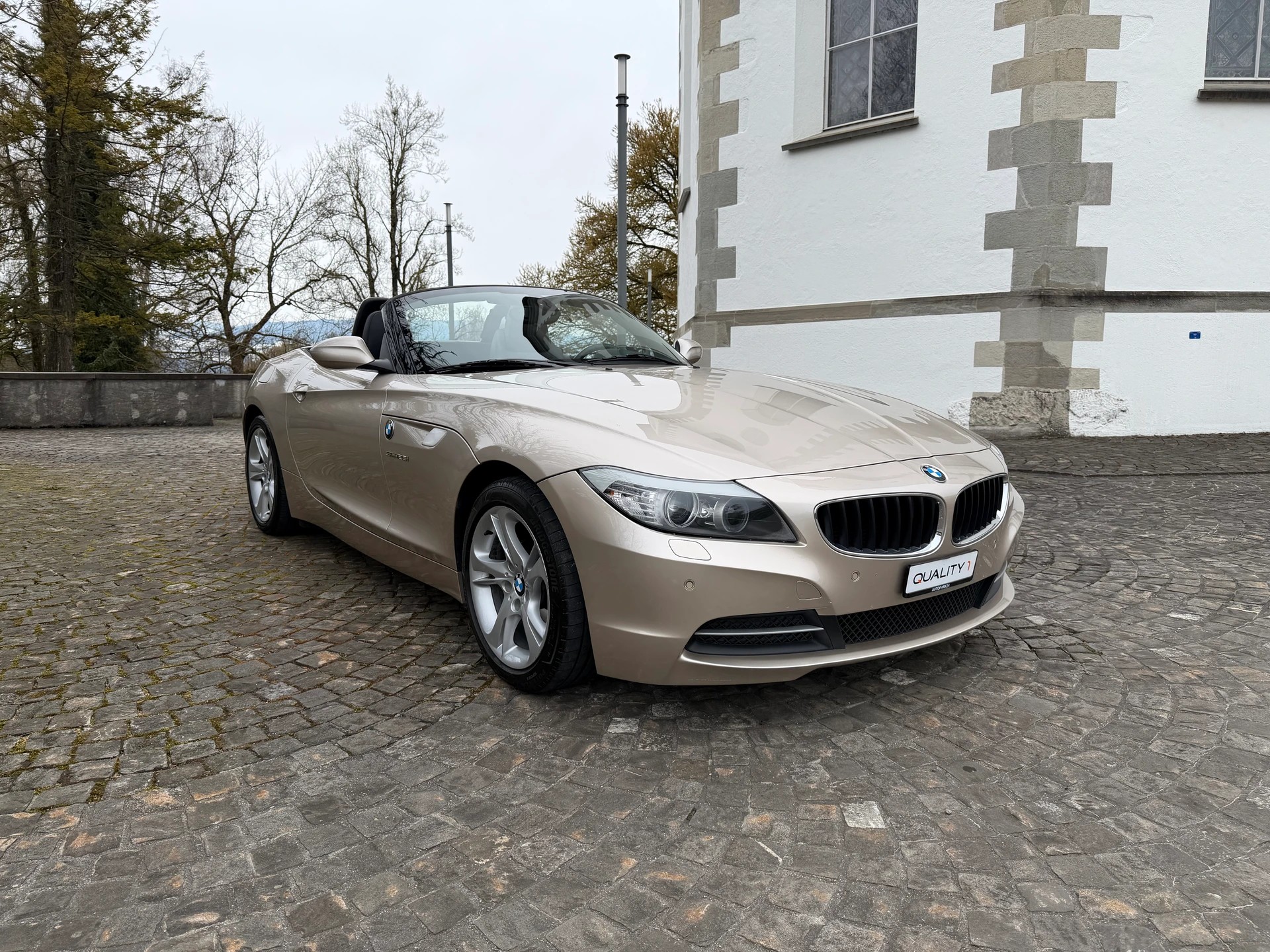 BMW Z4 sDrive23i / Frisch ab MFK / Fisch ab Service / Leder / Navi / Xenon / PDC / Bluetooth / Klima-image-3