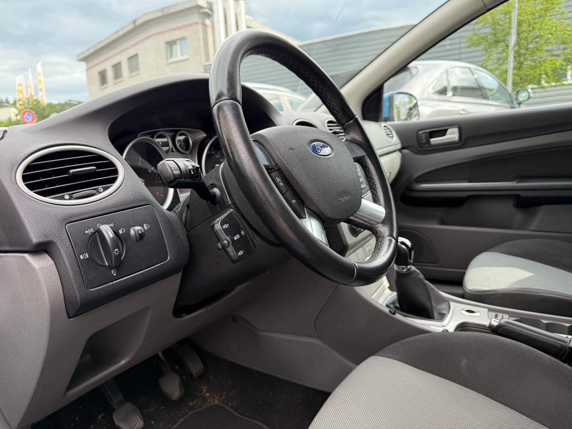 FORD Focus 1.8i Carving-image-10