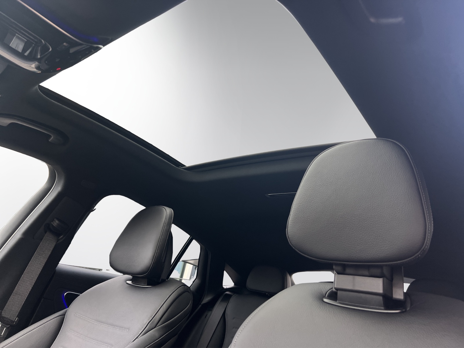 MERCEDES-BENZ GLC 300 e 4Matic EQ Star 9G-Tronic-image-8