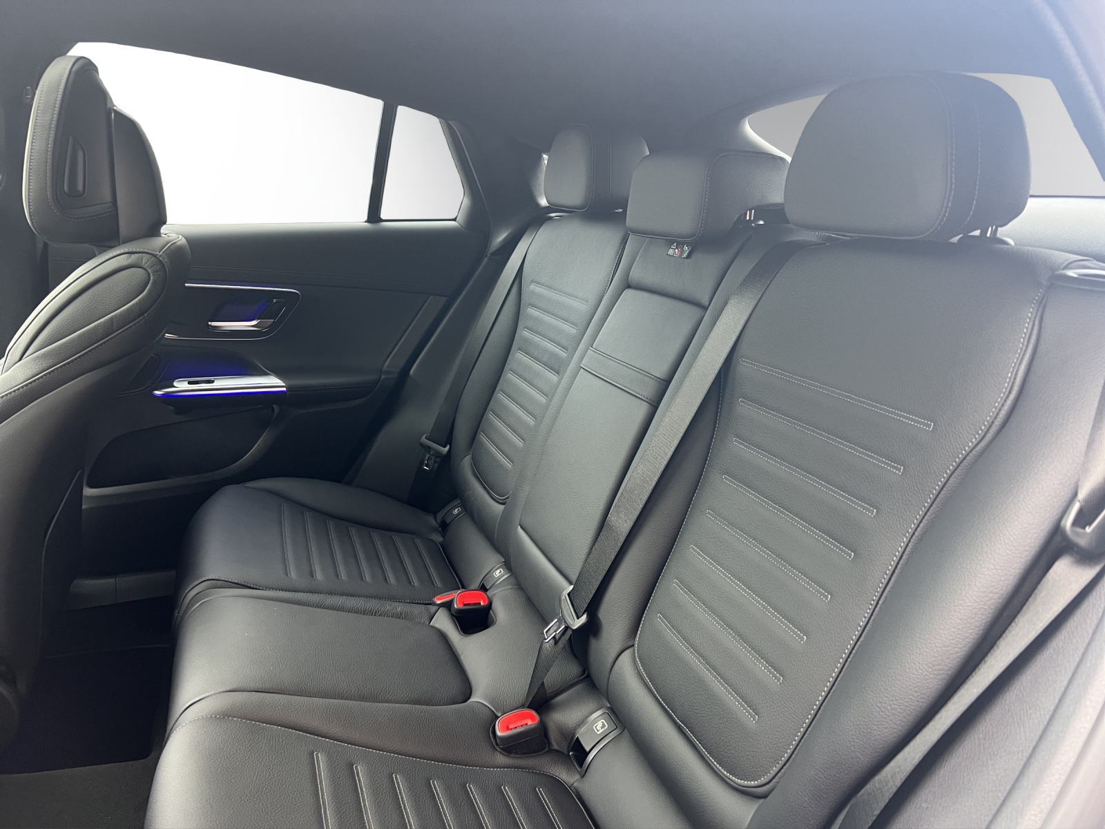 MERCEDES-BENZ GLC 300 e 4Matic EQ Star 9G-Tronic-image-13