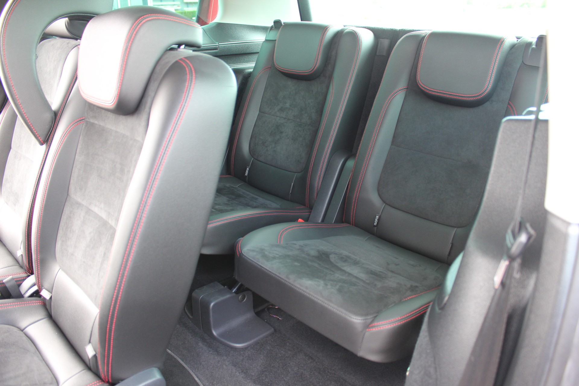 SEAT Alhambra 1.4 TSI SWISS FR-image-9