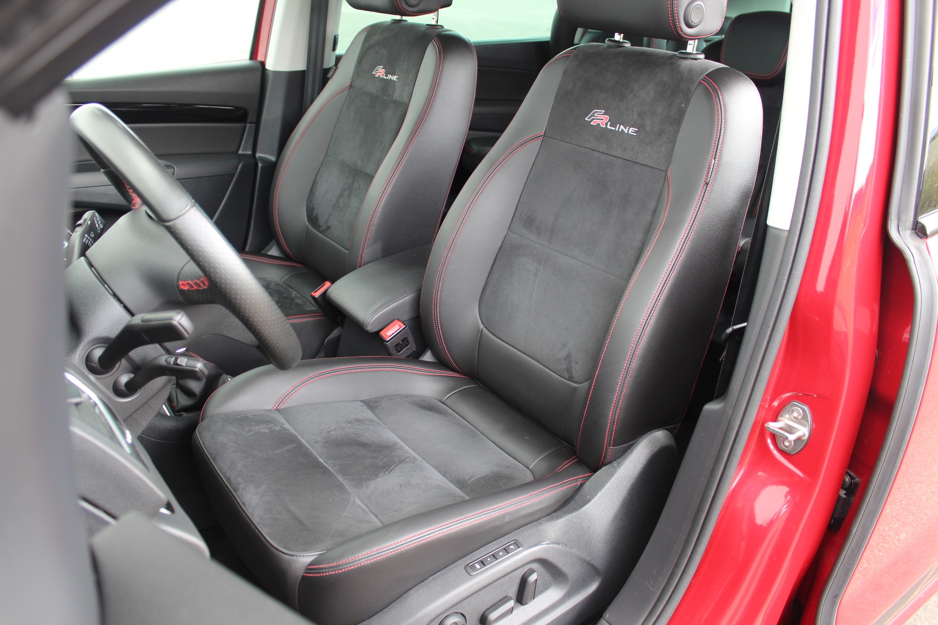 SEAT Alhambra 1.4 TSI SWISS FR-image-5