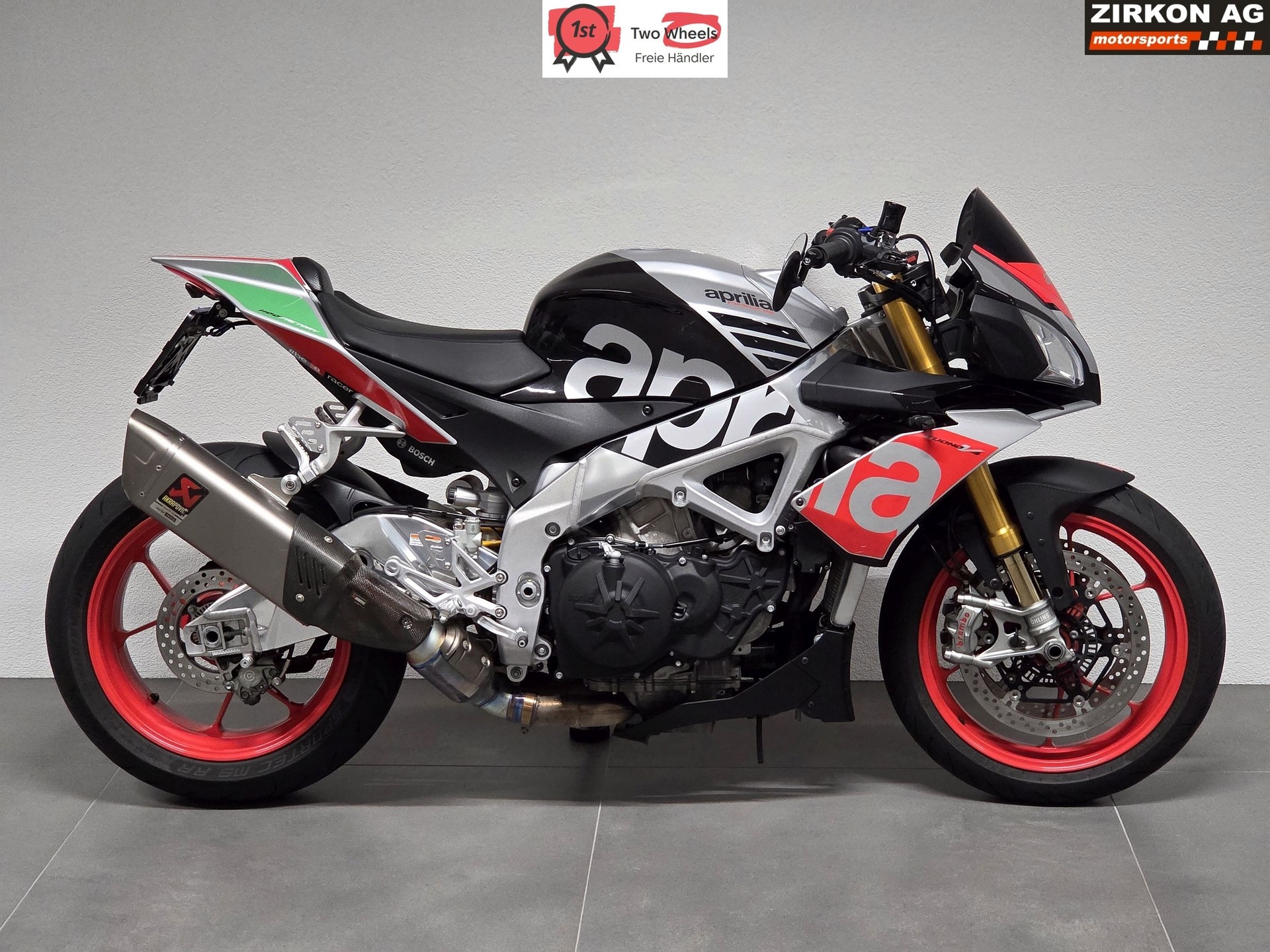 APRILIA Tuono V4 1100 Factory-image-0