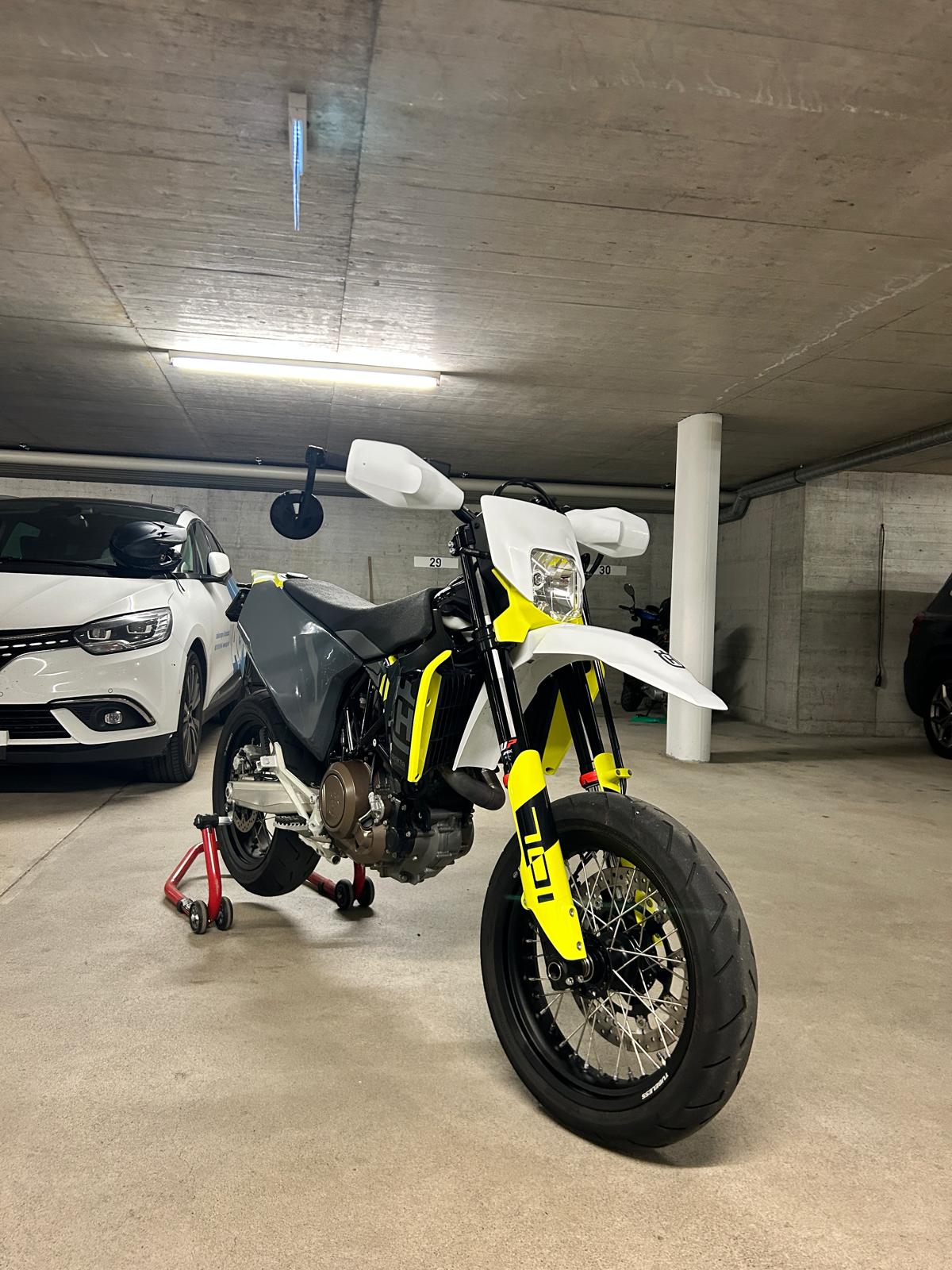 HUSQVARNA 701 Supermoto (35kW)-image-9