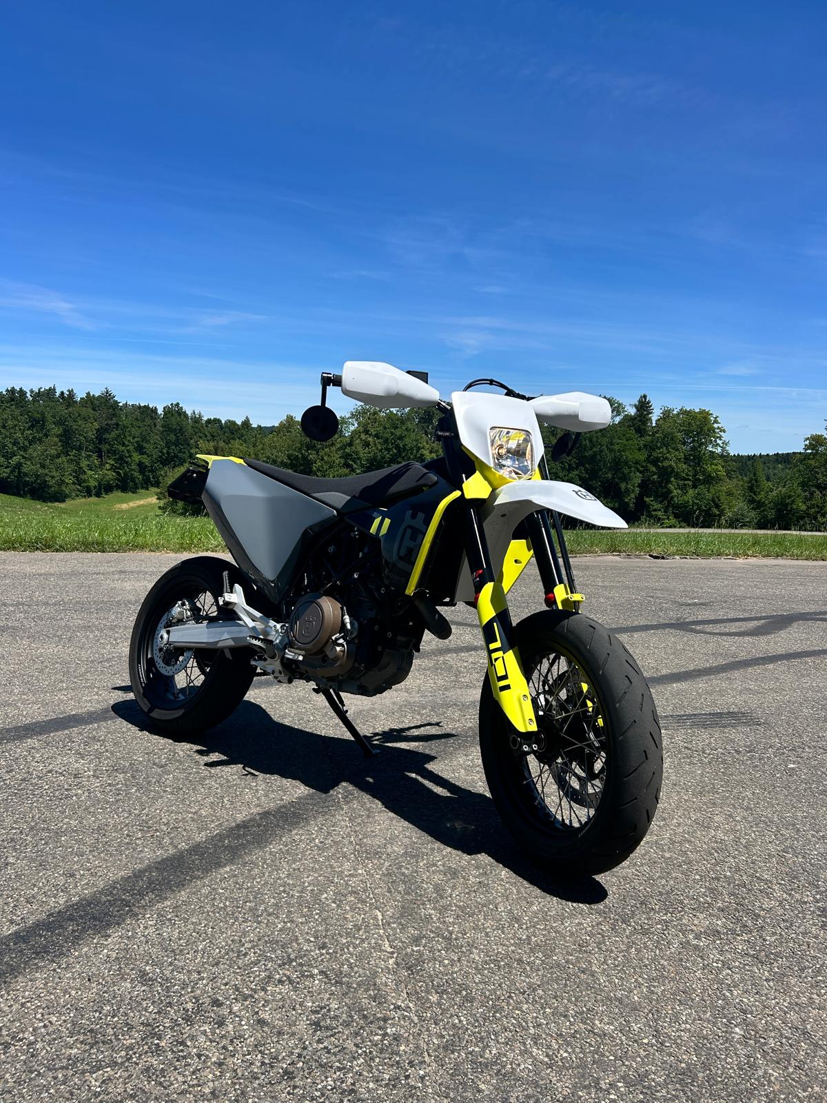 HUSQVARNA 701 Supermoto (35kW)-image-1
