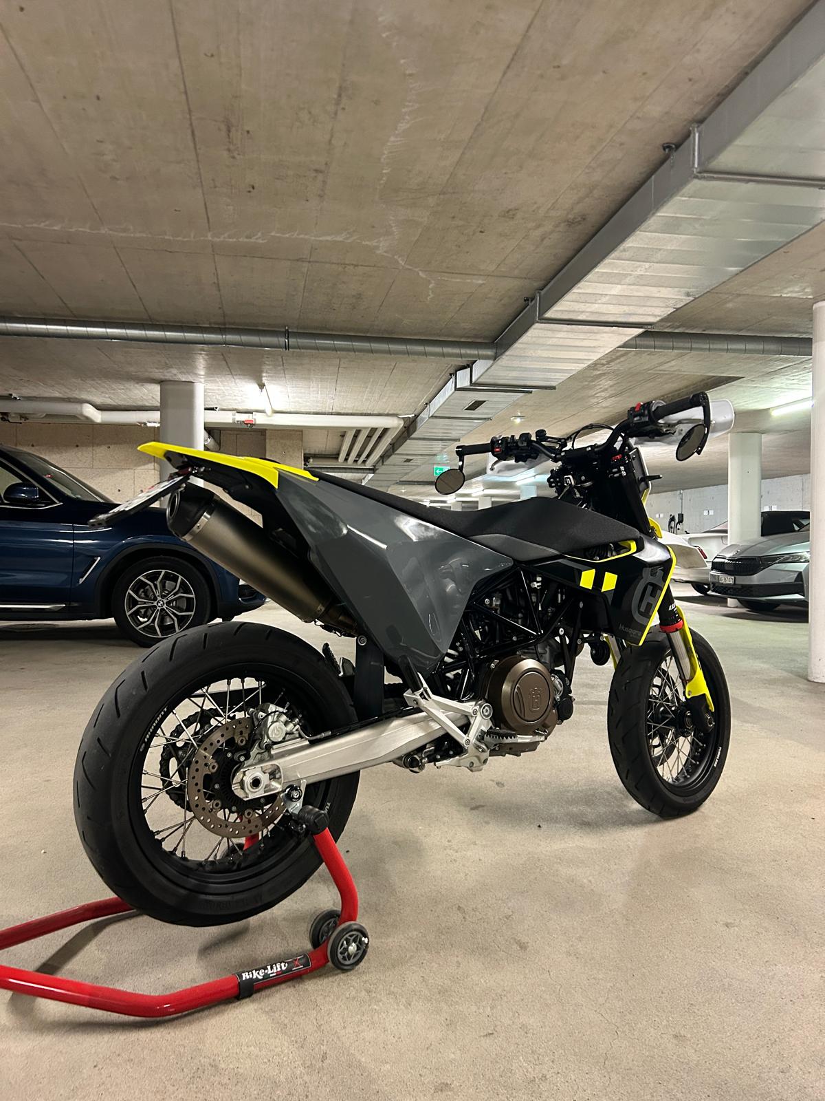 HUSQVARNA 701 Supermoto (35kW)-image-7
