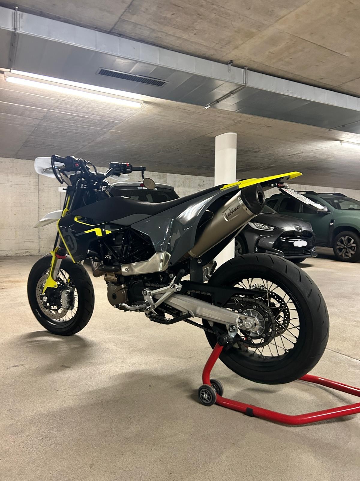 HUSQVARNA 701 Supermoto (35kW)-image-5
