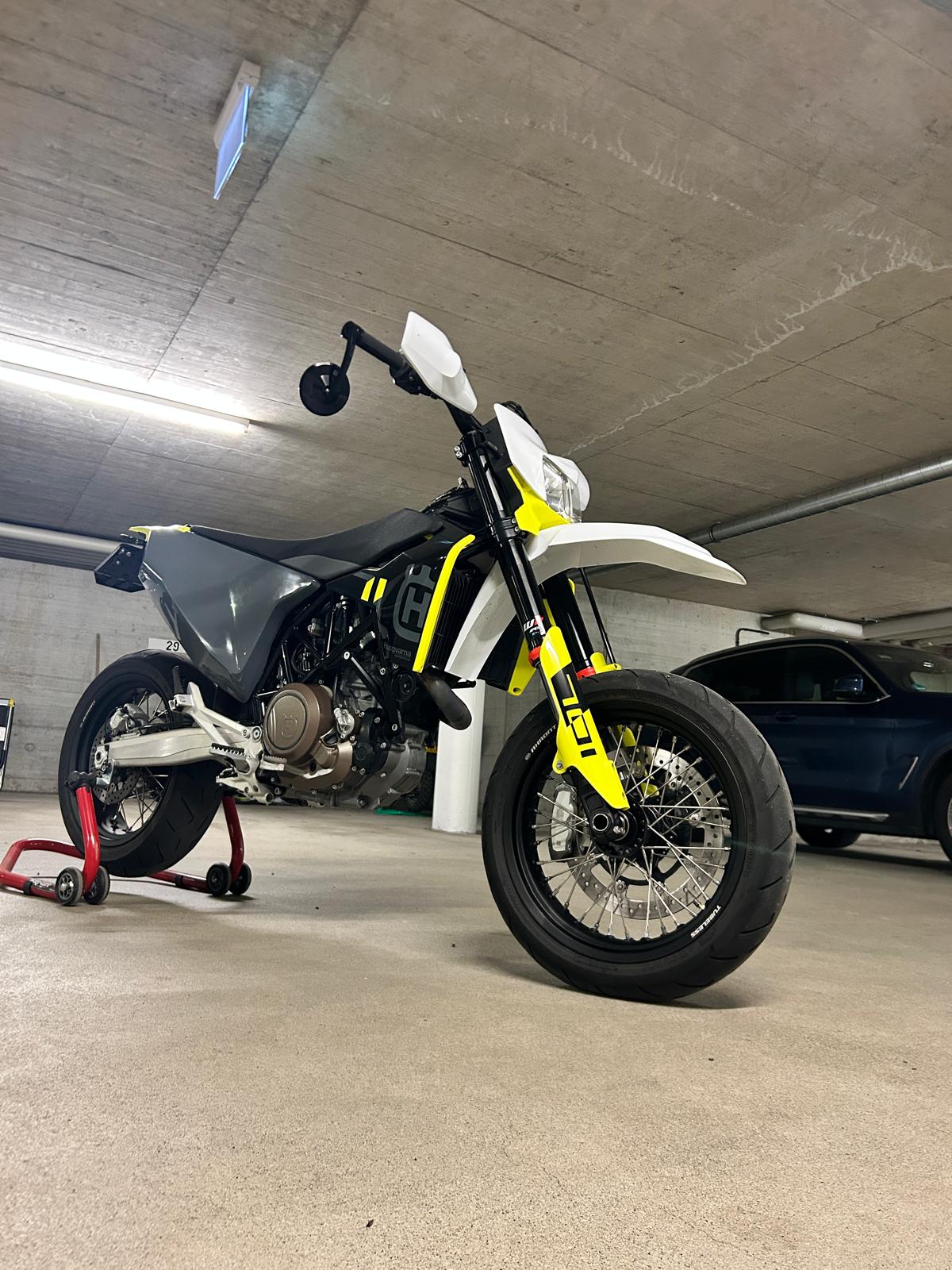 HUSQVARNA 701 Supermoto (35kW)-image-10