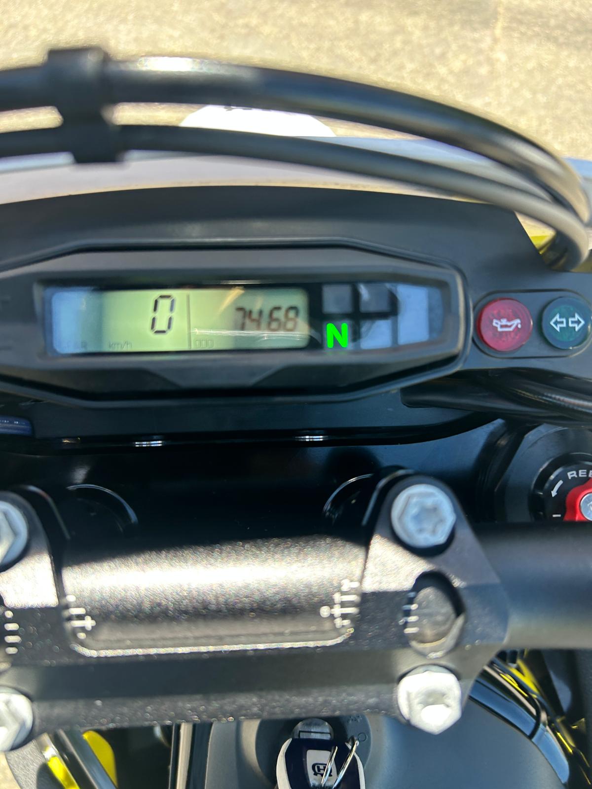 HUSQVARNA 701 Supermoto (35kW)-image-11