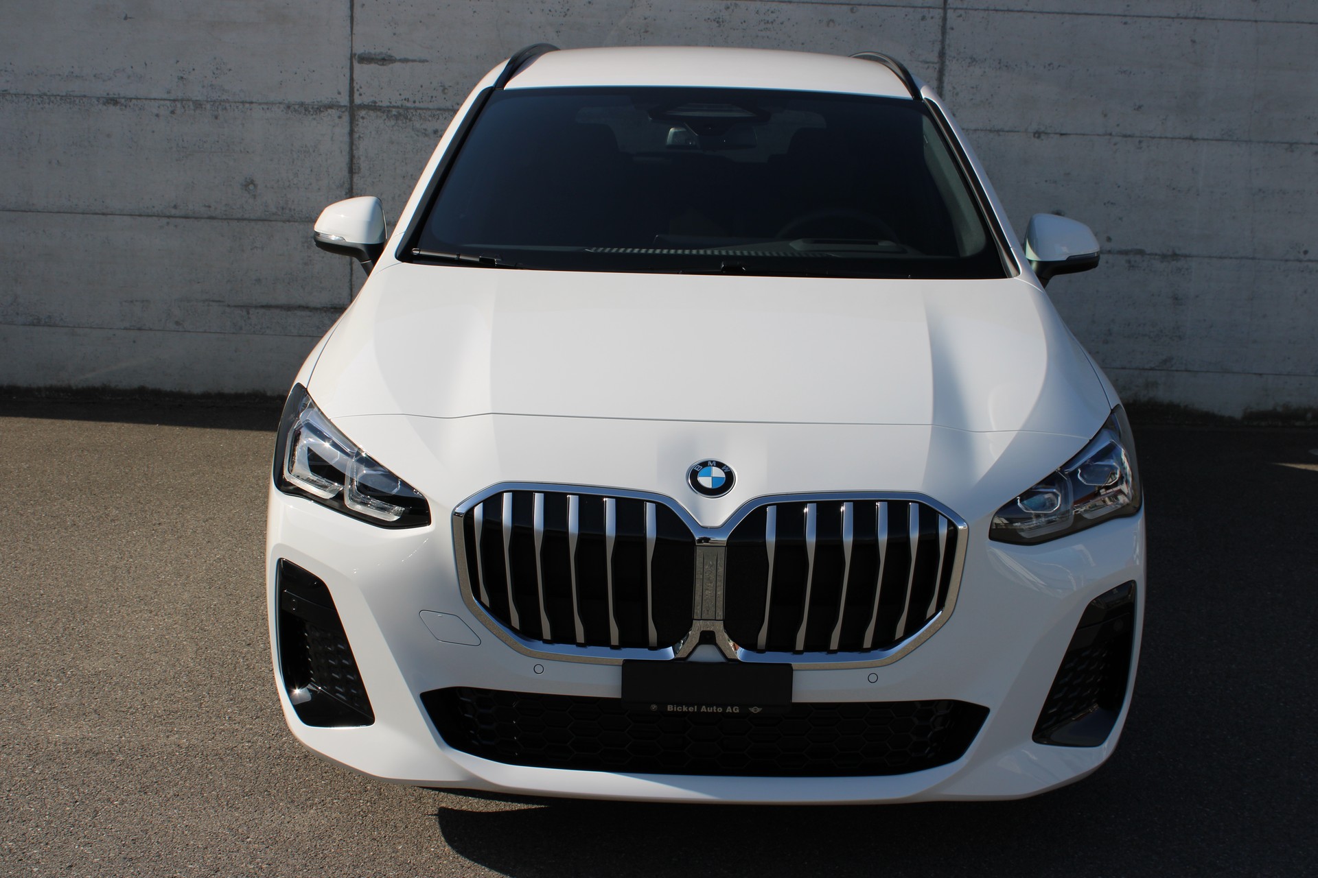 BMW 220i Act. Tour. M Sport-showroom-element-1