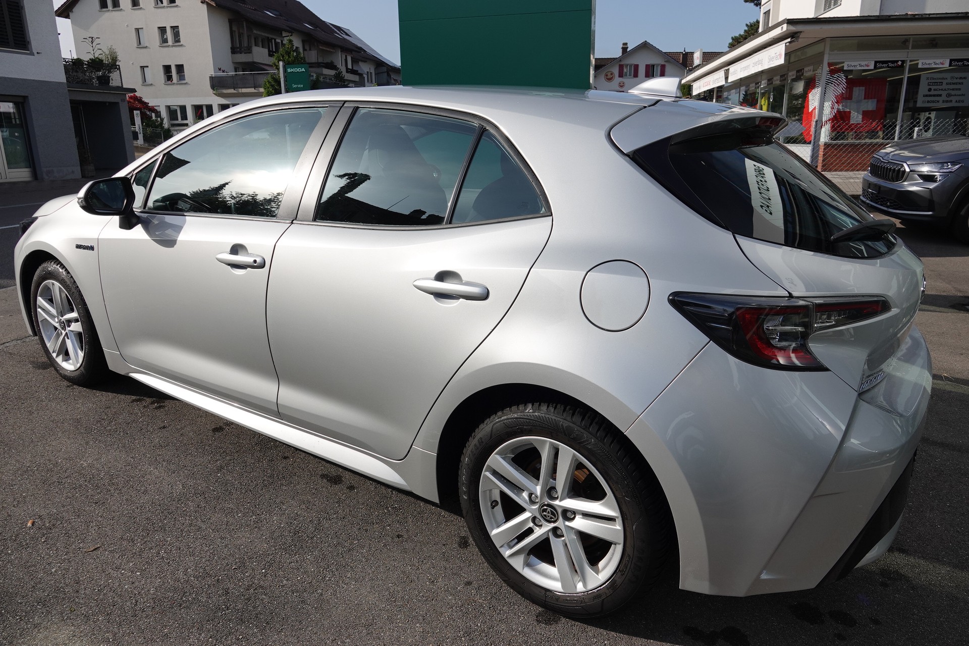 TOYOTA Corolla 1.8 HSD Comfort-image-5