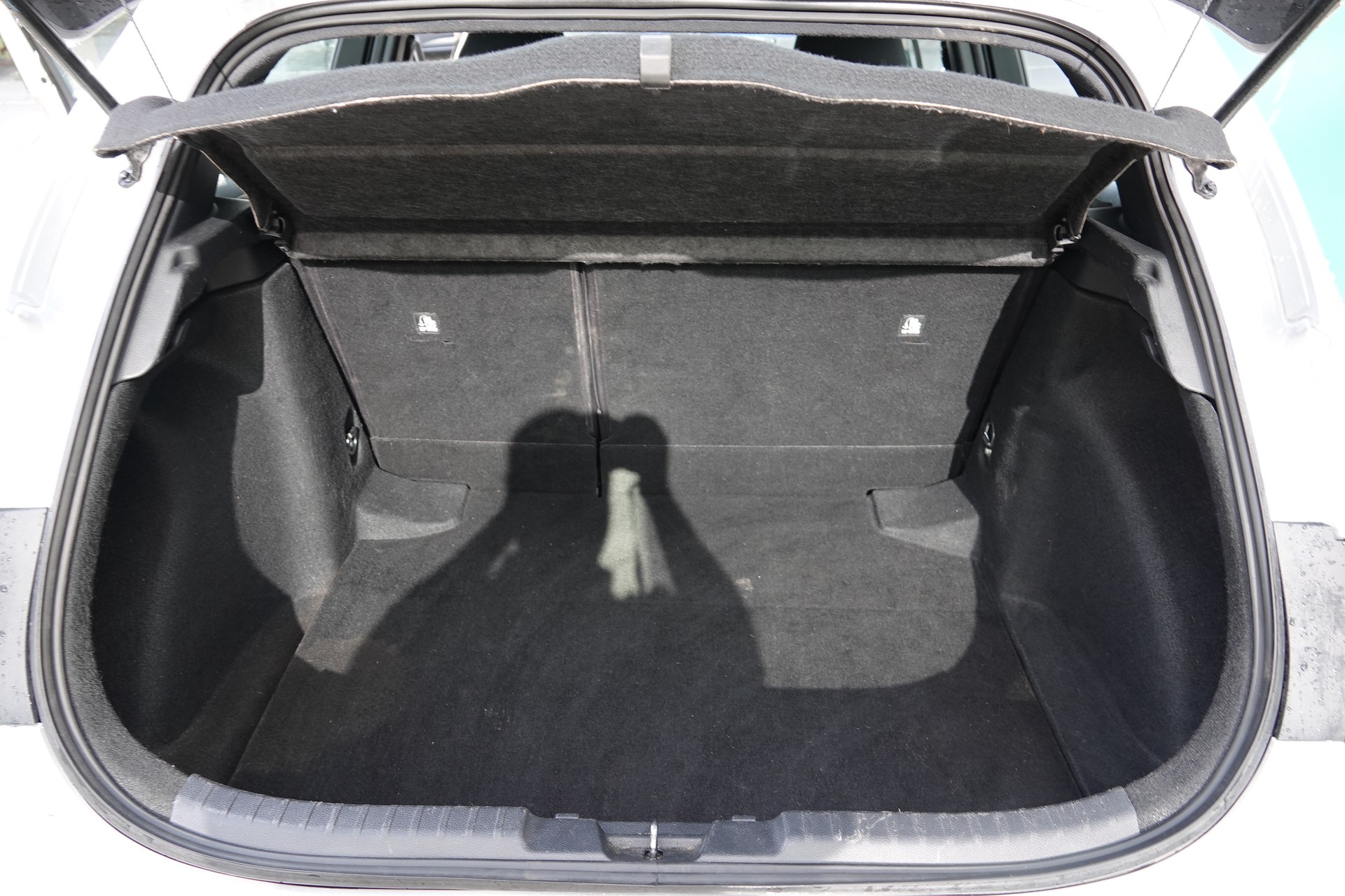 TOYOTA Corolla 1.8 HSD Comfort-image-15