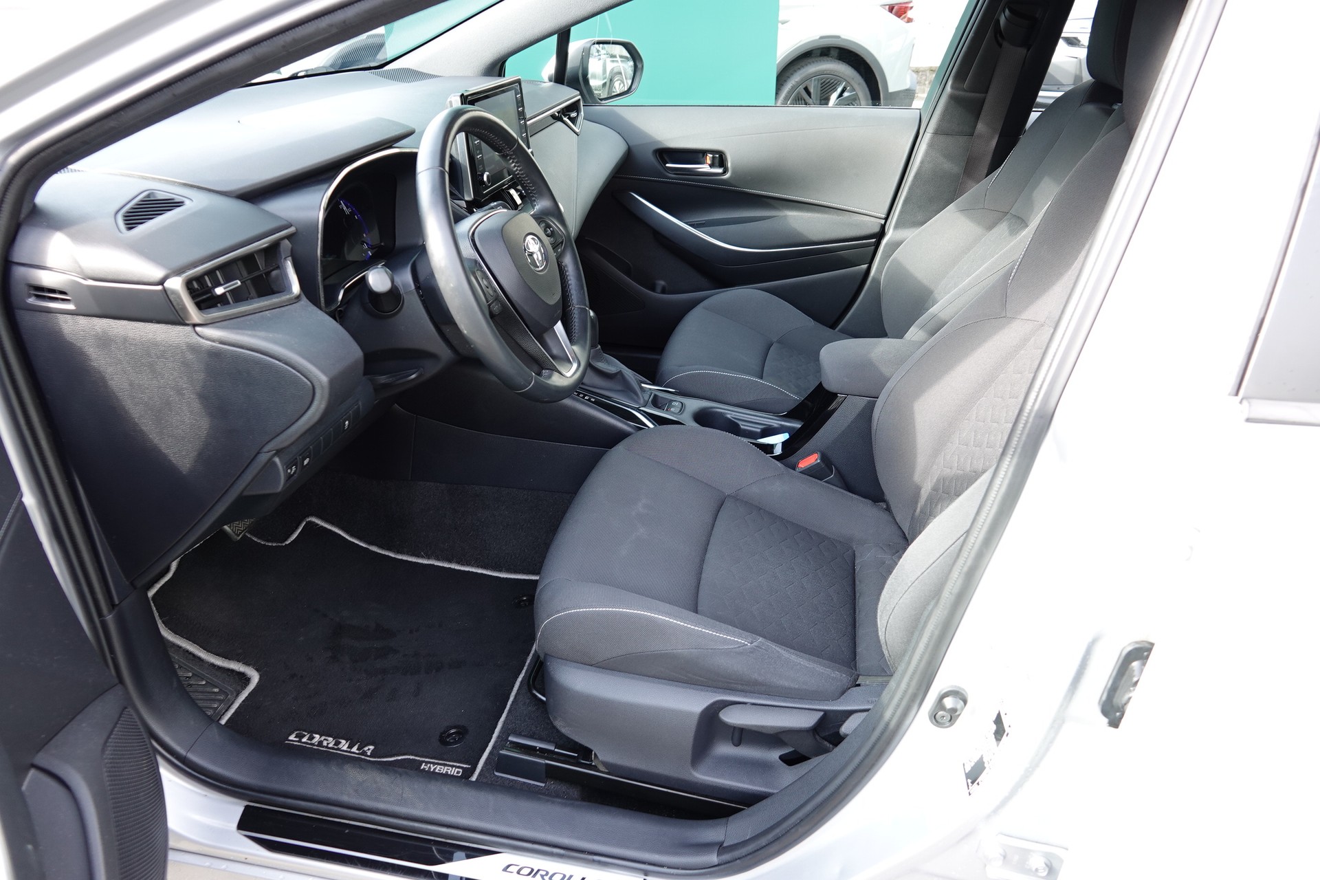 TOYOTA Corolla 1.8 HSD Comfort-image-12